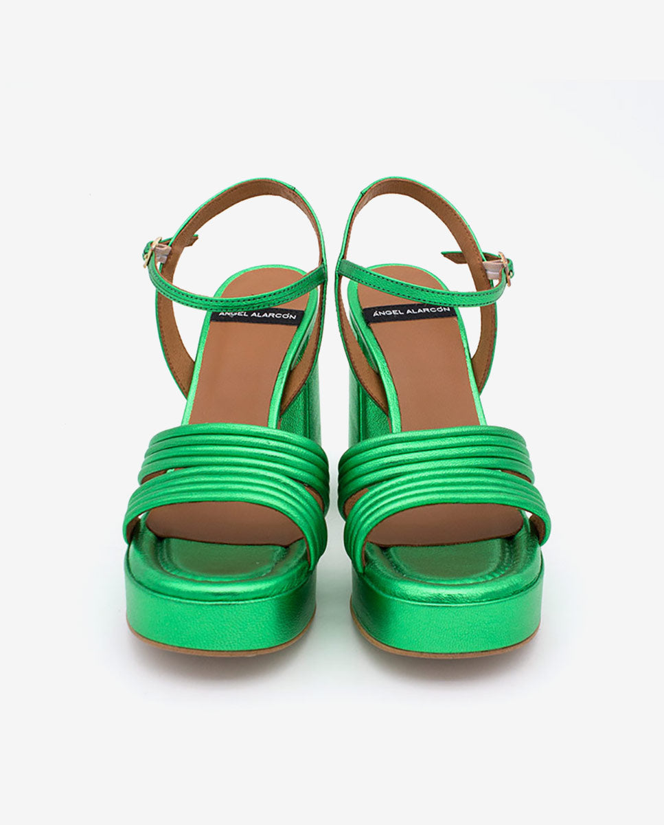 AMBER – Sandalia de tiras de piel metalizada con tacón ancho y plataforma – verde – Talla 39 – Ángel Alarcón