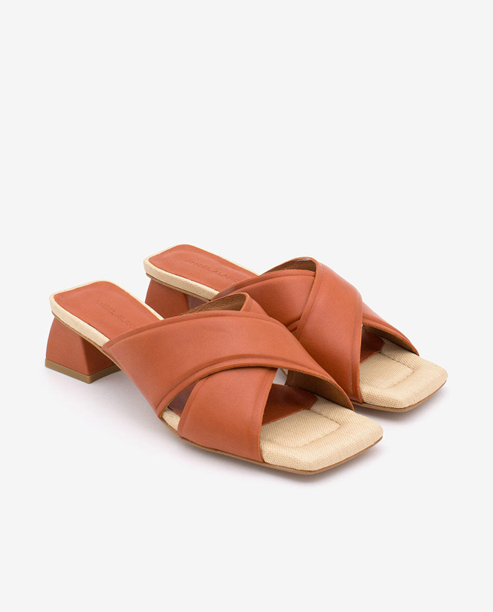 GERDI – Sandalia de piel de pala cruzada semiacolchada – Talla 37 – Ángel Alarcón