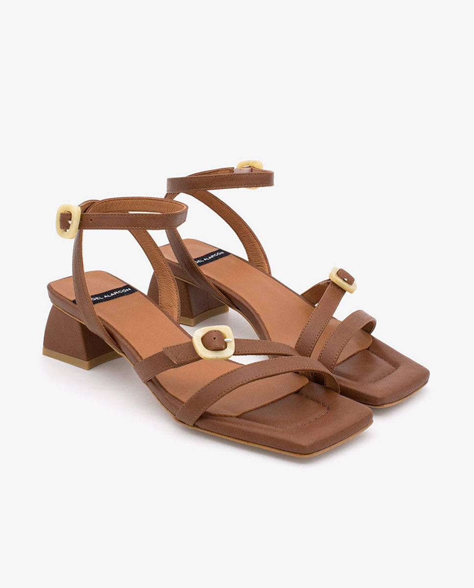 ROBERTS – Sandalia de tacón multitiras con pulsera al tobillo de piel – marrón oscuro – Talla 40 – Ángel Alarcón