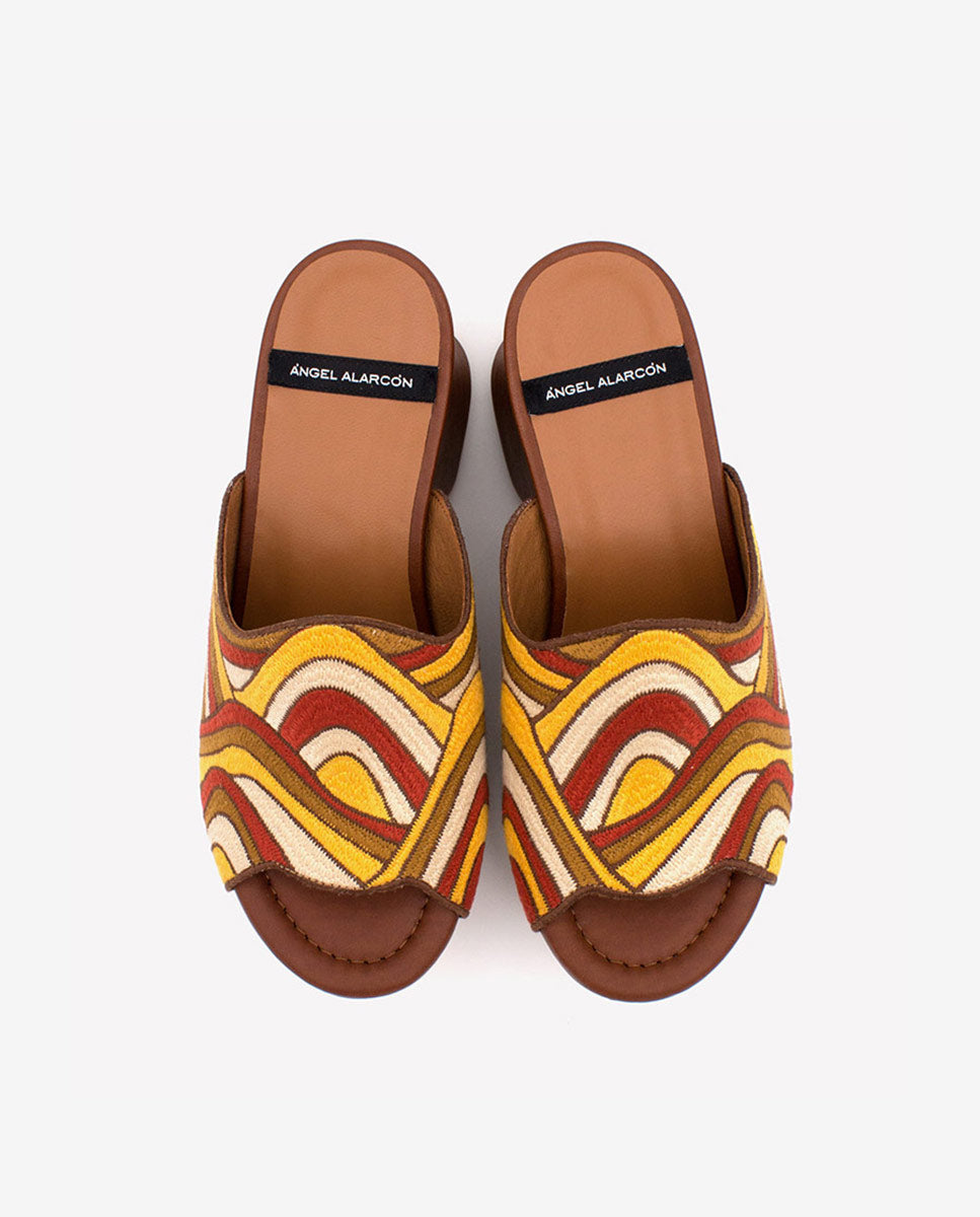 OLDANA – Mule de cuña con pala multicolor – Talla 38 – Ángel Alarcón