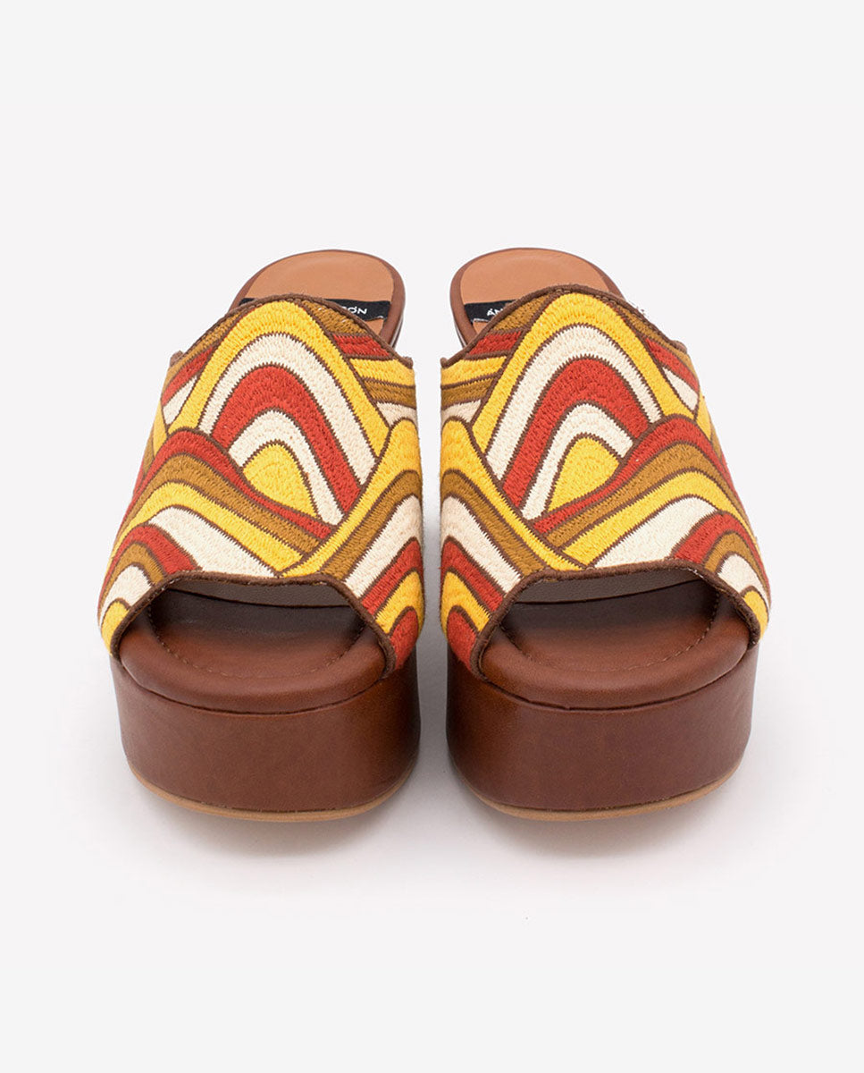 OLDANA – Mule de cuña con pala multicolor – Talla 39 – Ángel Alarcón