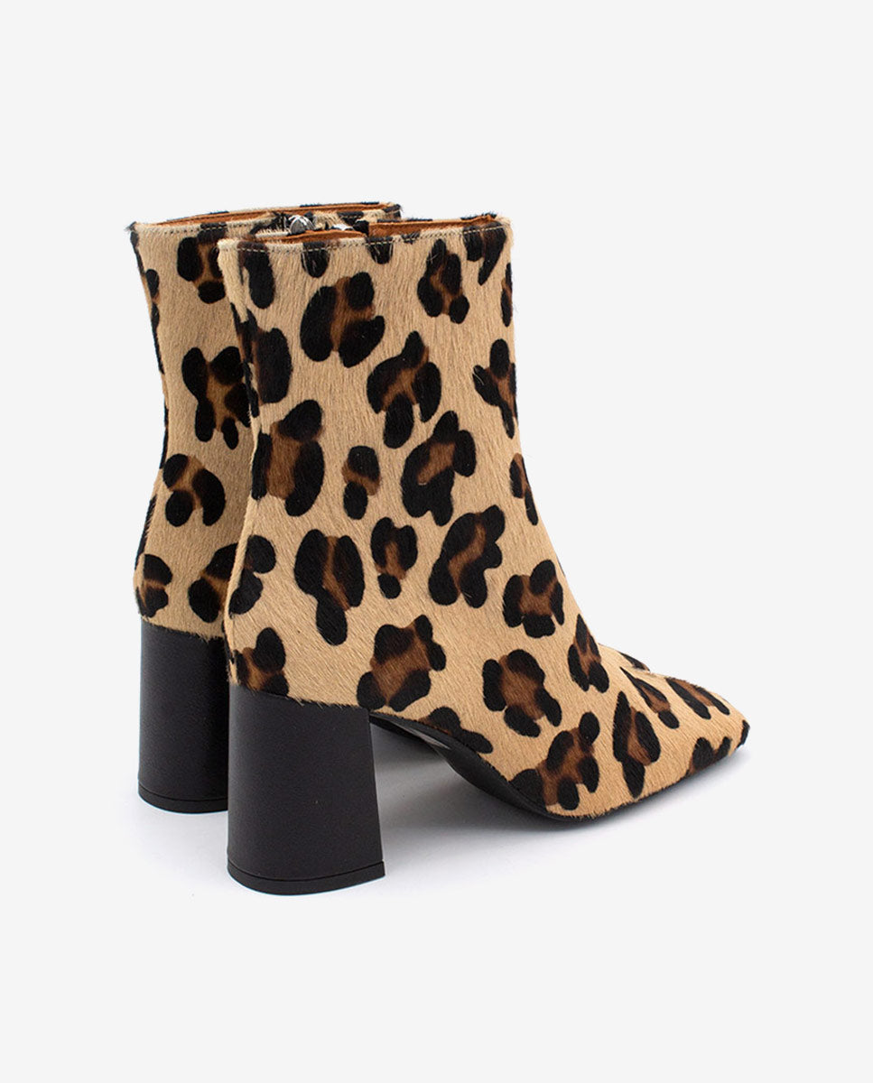 DRIMIA – Botín de piel con print leopardo, punta cuadrada y tacón ancho – Talla 38 – Ángel Alarcón