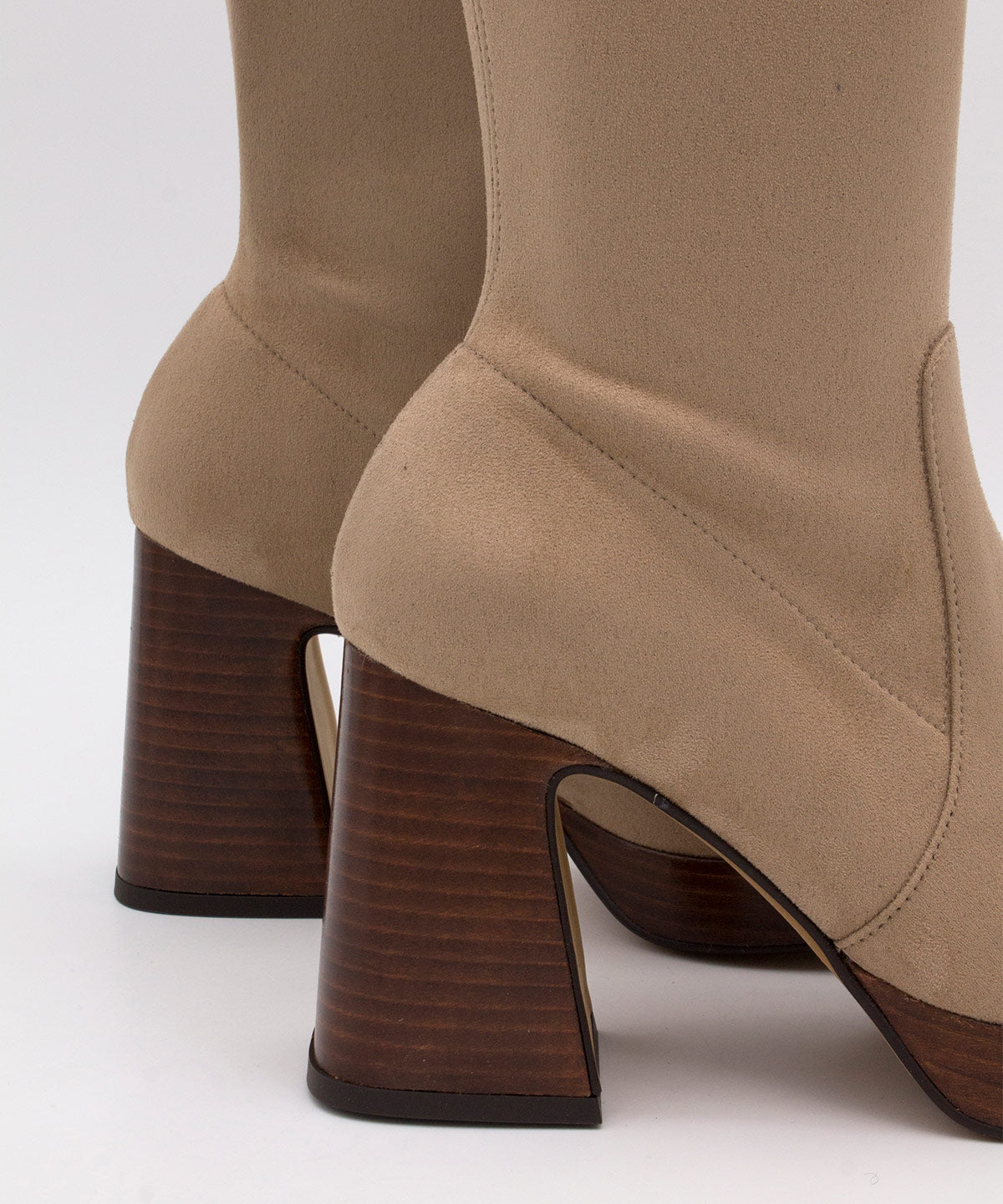 SIELTA – Bota elástica anteada con tacón ancho y plataforma – taupe – Talla 38 – Ángel Alarcón