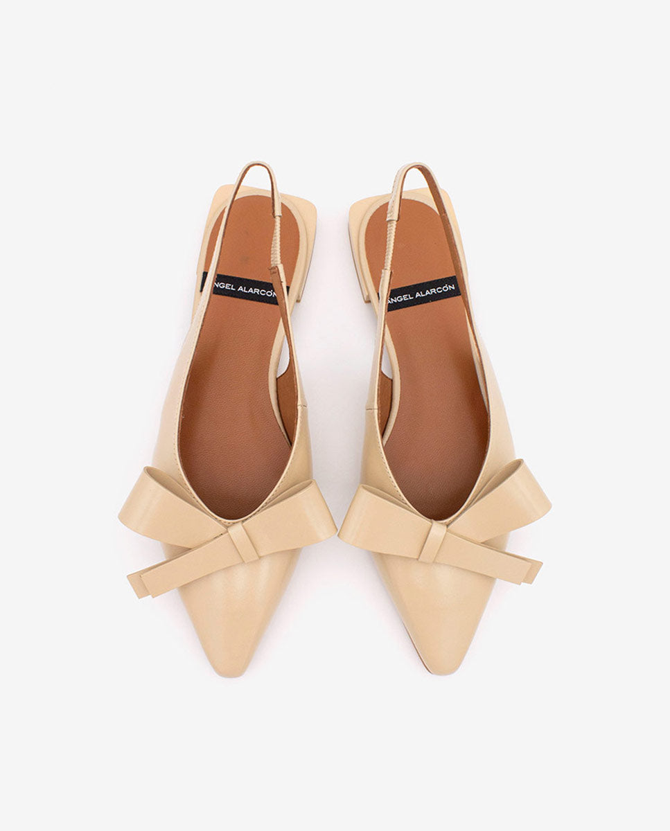 CHARLOTTE - Bailarinas destalonadas con adorno de lazo de piel brillante – Talla 38 – Ángel Alarcón