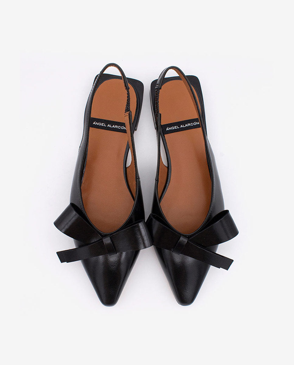 CHARLOTTE - Bailarinas destalonadas con adorno de lazo de piel brillante – negro – Talla 37 – Ángel Alarcón