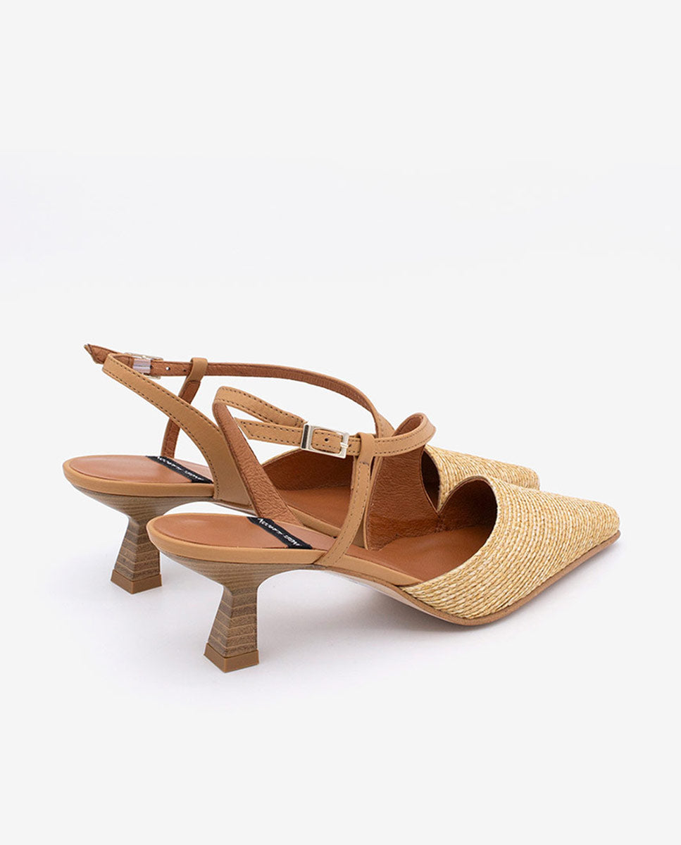 LORAINE – Zapato de salón destalonado con cierre cruzado en rafia y piel – beige – Talla 38 – Ángel Alarcón