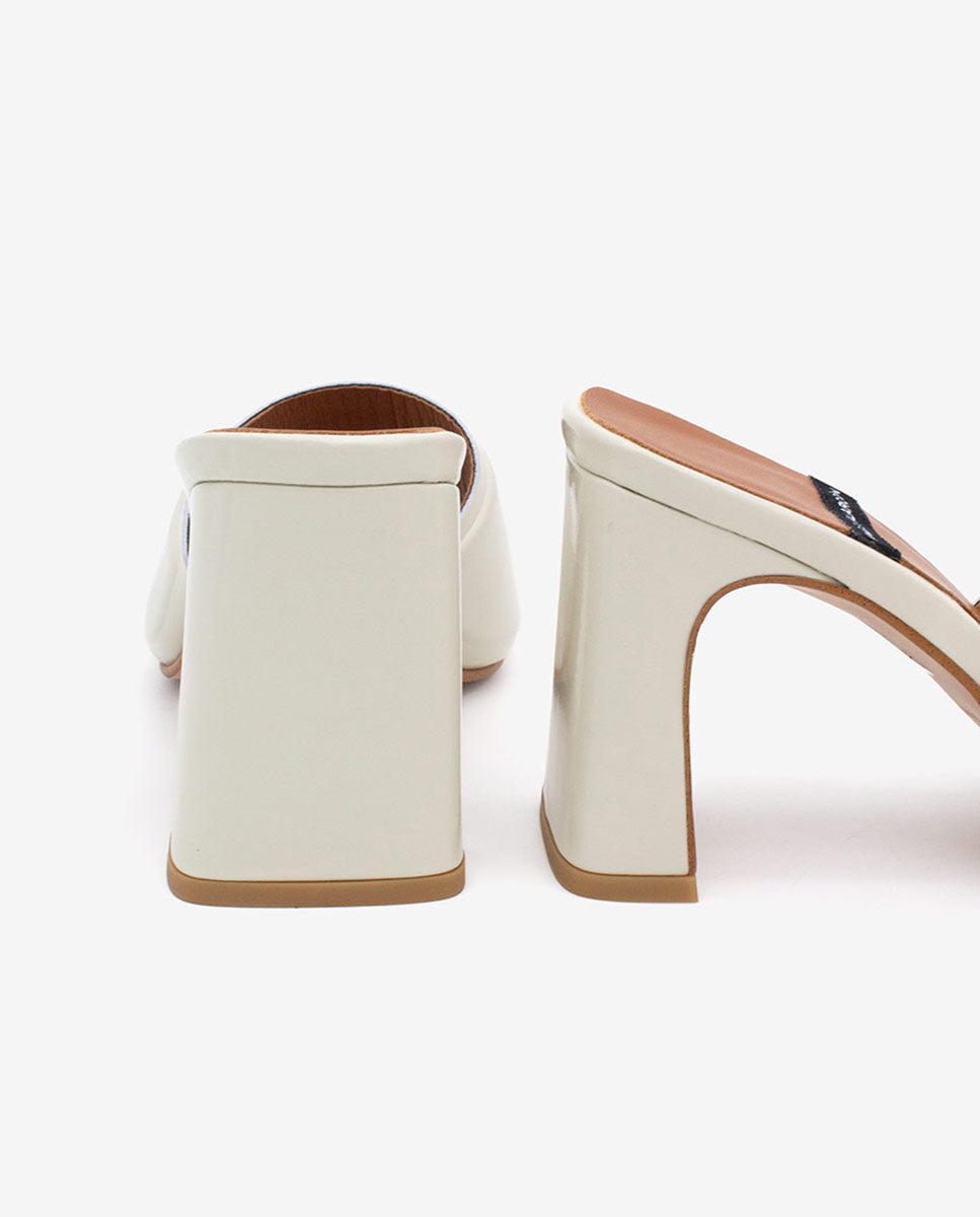 AURIANE – Mule abierto con tacón ancho y pala acolchada en piel brillante – Talla 40 – Ángel Alarcón