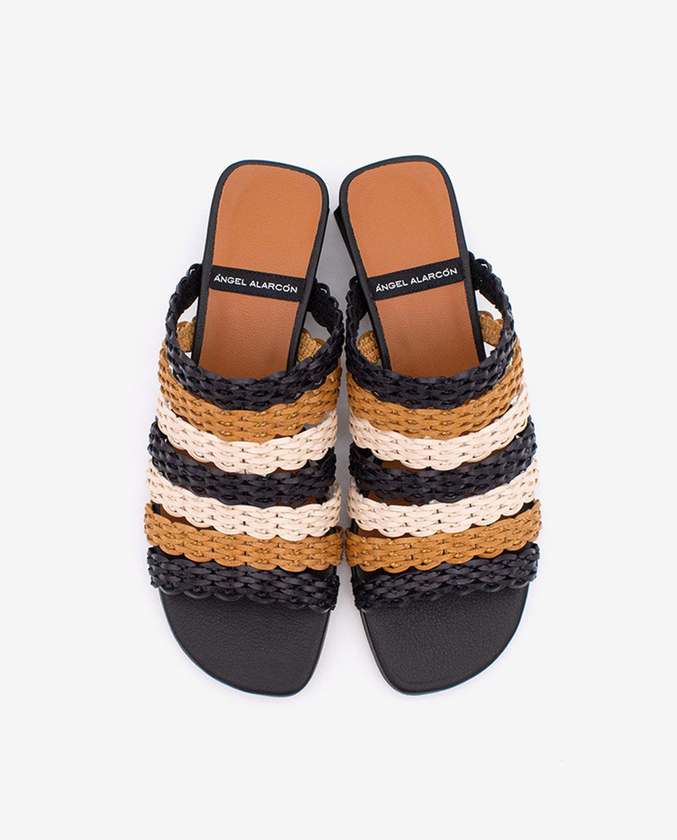 BLANDINE – Sandalia tipo mule con pala trenzada y tacón bajo – negro – Talla 39 – Ángel Alarcón