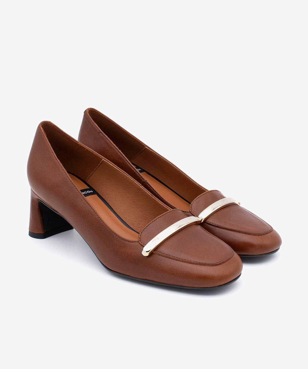 YAIRA – Salón de mujer tipo mocasín con detalle metálico y tacón ancho – Talla 36 – Ángel Alarcón