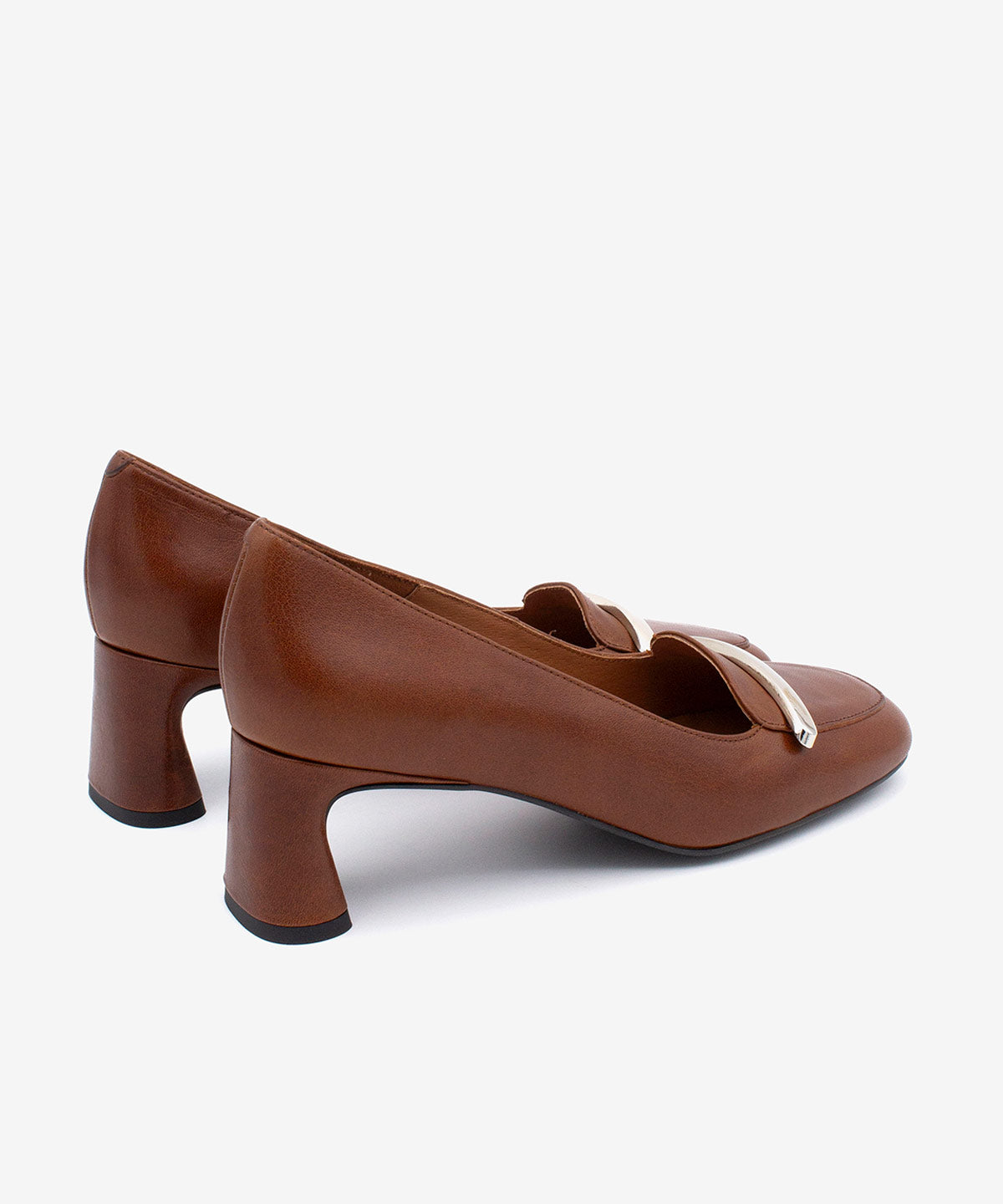 YAIRA – Salón de mujer tipo mocasín con detalle metálico y tacón ancho – Talla 37 – Ángel Alarcón