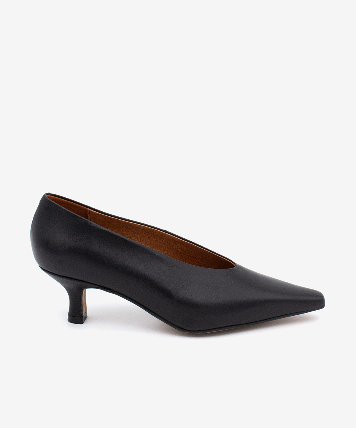 NOLA - Salón de mujer cómodo de piel con tacón fino medio – negro – Talla 40 – Ángel Alarcón