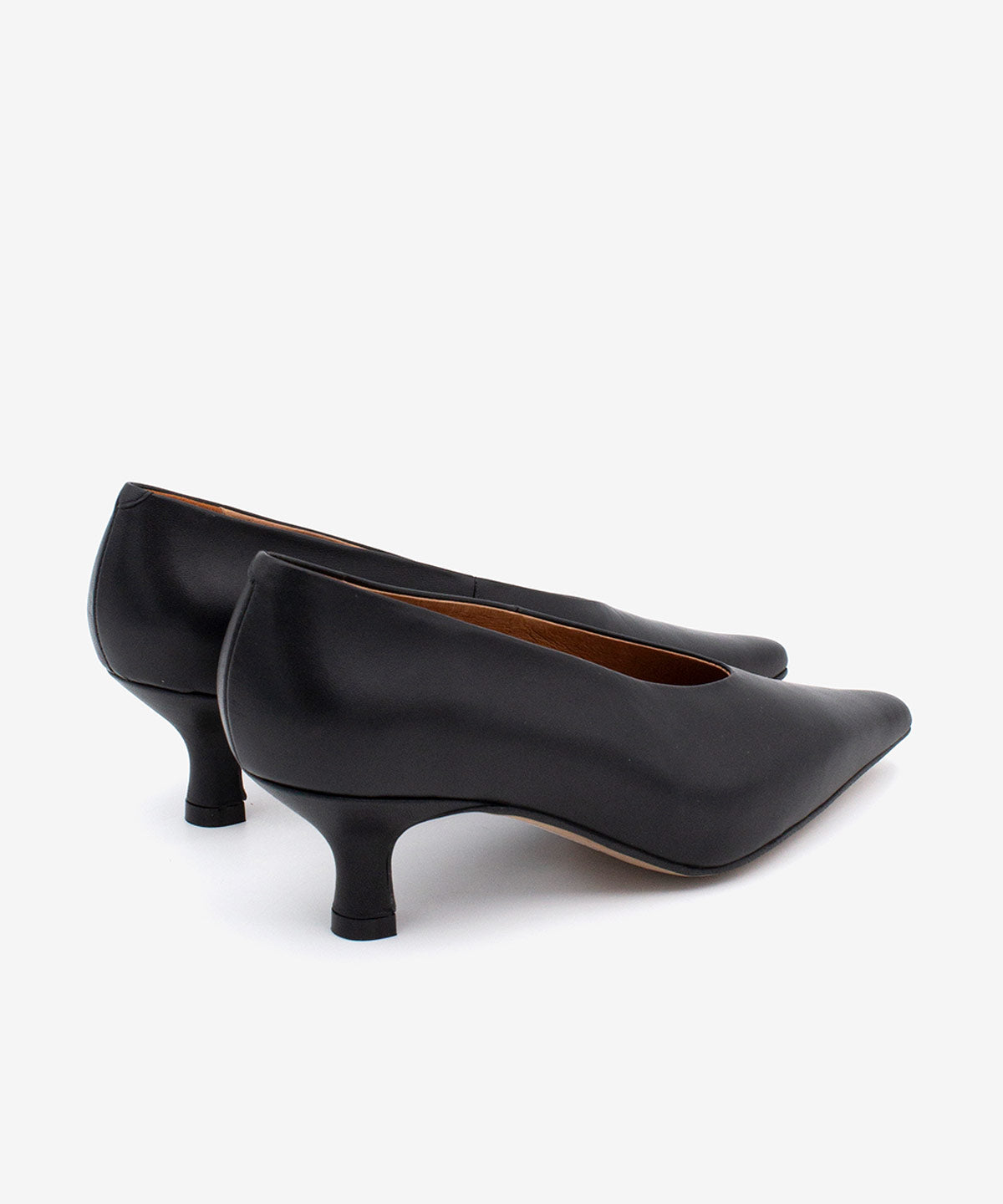 NOLA - Salón de mujer cómodo de piel con tacón fino medio – negro – Talla 41 – Ángel Alarcón