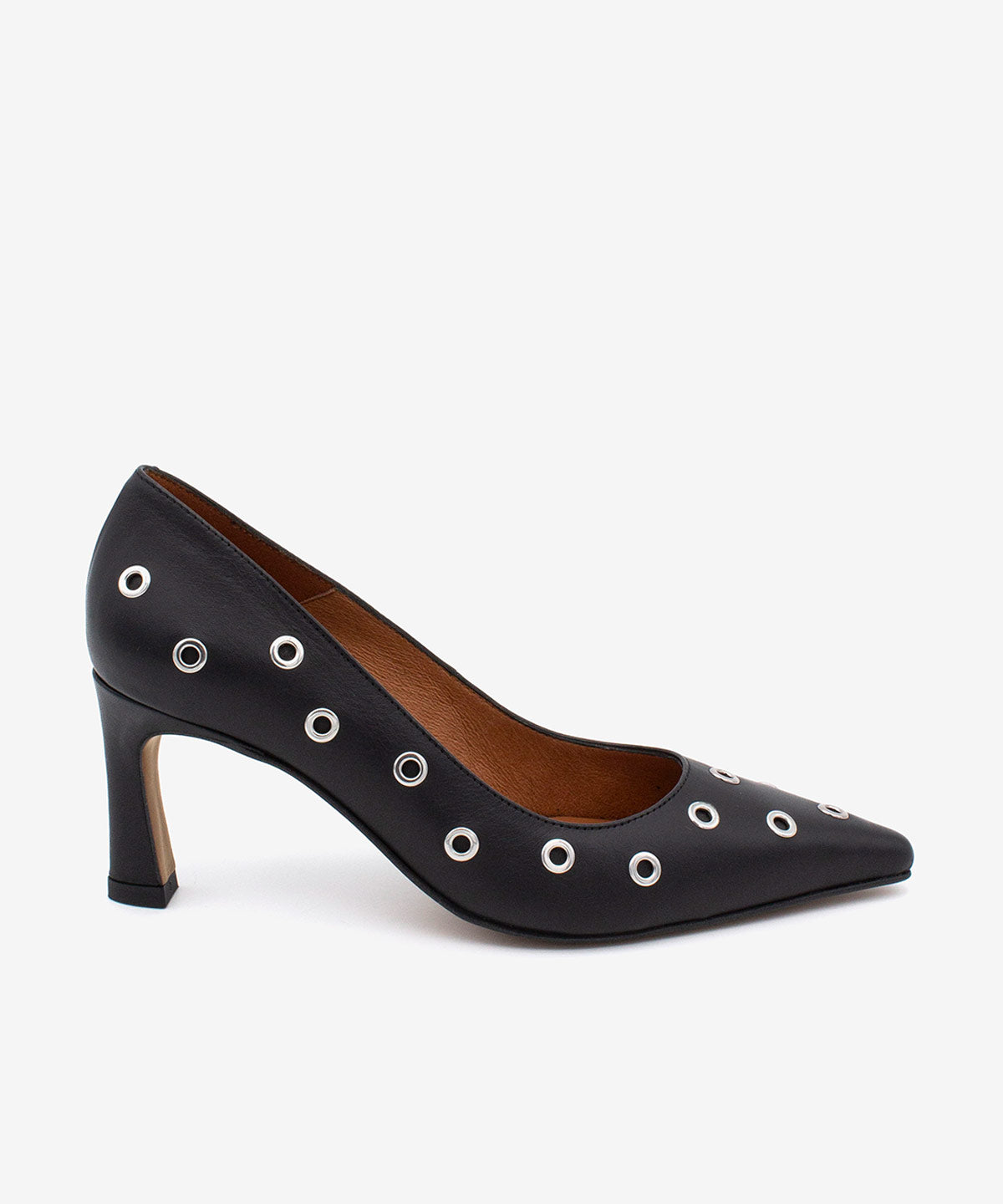 ADRIENE – Stiletto de mujer de piel elegante y moderno con tachas – negro – Talla 35 – Ángel Alarcón