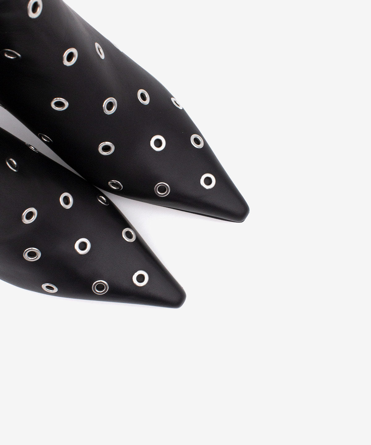 CLARINE – Botines con tacón cómodo y tachas de piel – negro – Talla 39 – Ángel Alarcón