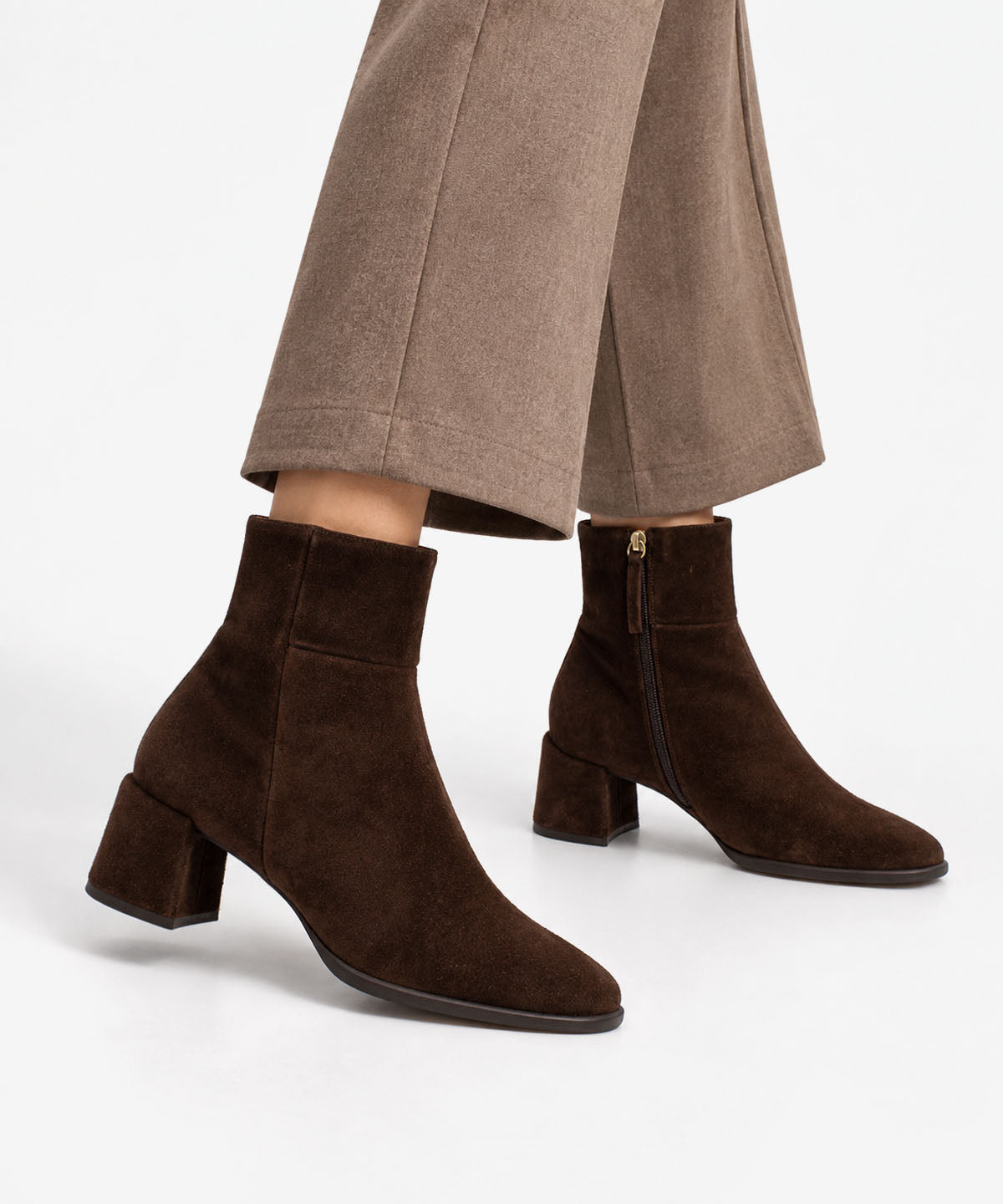 YTIMIA – Botín cómodo de mujer tacón ancho en serraje - Zapatos m. oscuro - Zapatos de mujer Ángel Alarcón - Women Shoes 2026