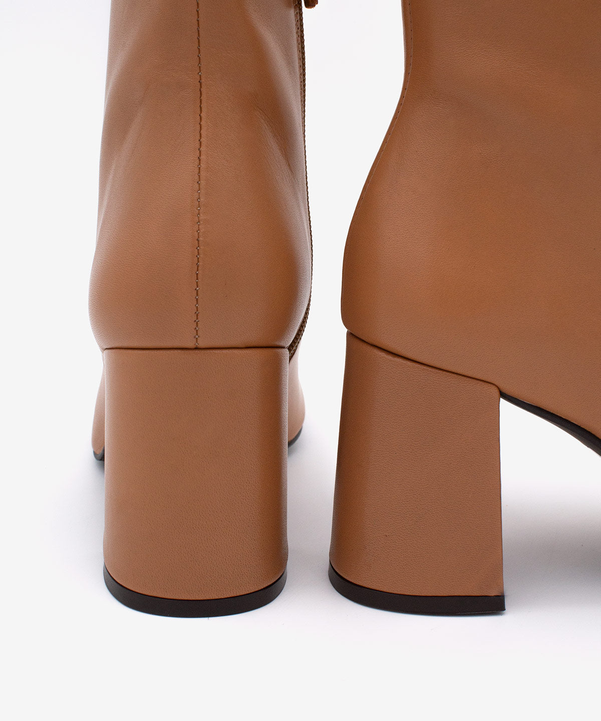 DRIMIA – Botín de mujer cómodo con tacón alto de piel – camel – Talla 40 – Ángel Alarcón