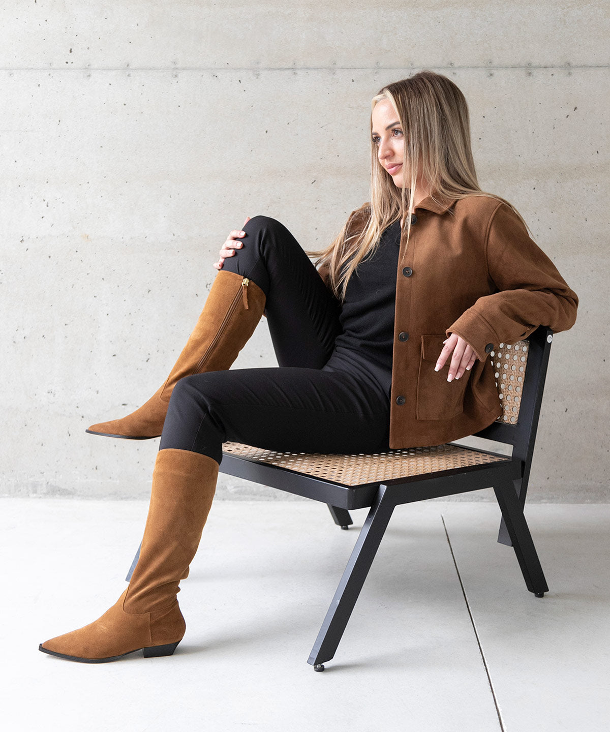 TARYN – Bota de mujer de caña alta con cremallera interna de serraje – Talla 38 – Ángel Alarcón