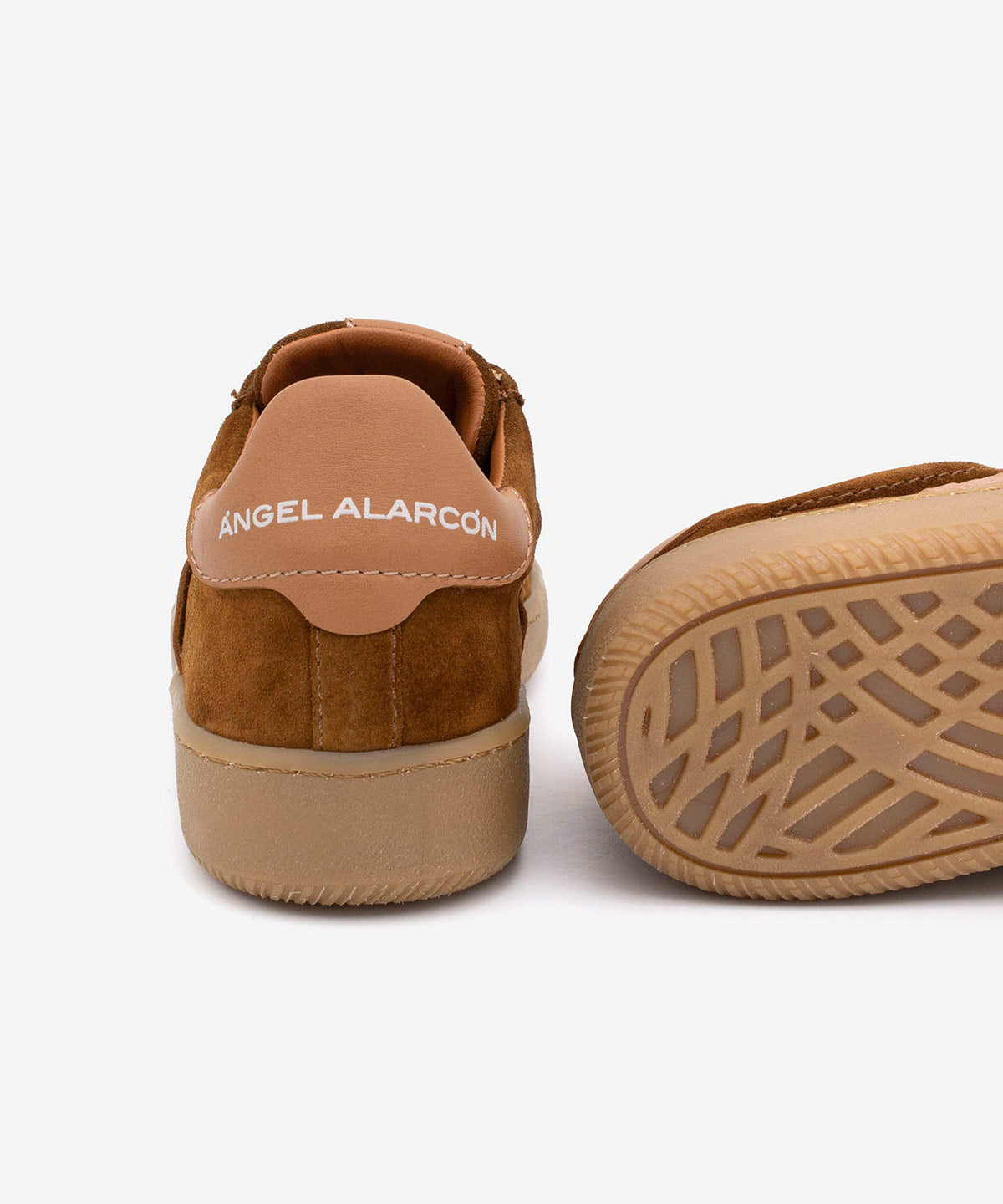 DEBORAH - Sneakers de mujer retro elegantes de serraje – camel – Talla 39 – Ángel Alarcón