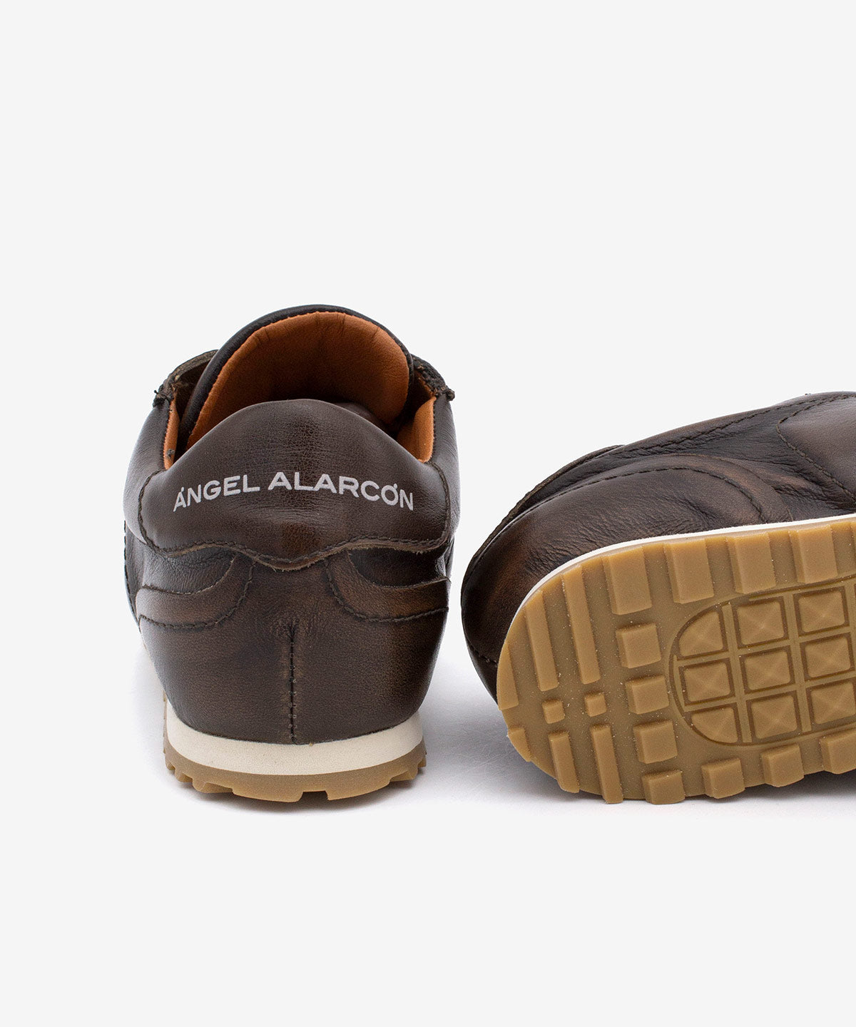 KESIA - 25616 - Piel cepillada – taupe – Talla 39 – Ángel Alarcón