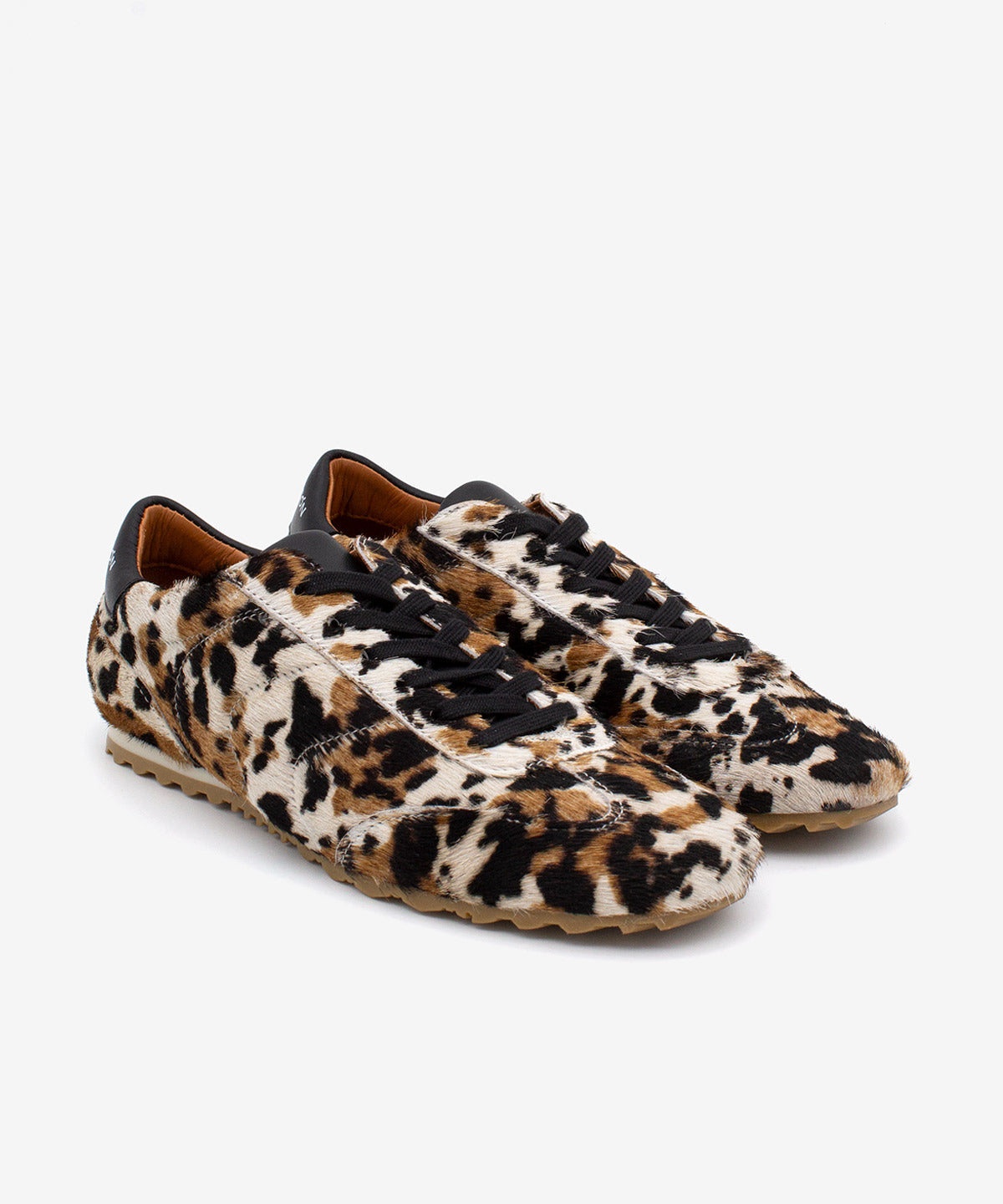 KESIA - Sneaker de mujer de pelo poni print vaca con suela de goma - Zapatos Negros - Zapatos de mujer Ángel Alarcón - Women Shoes 2026