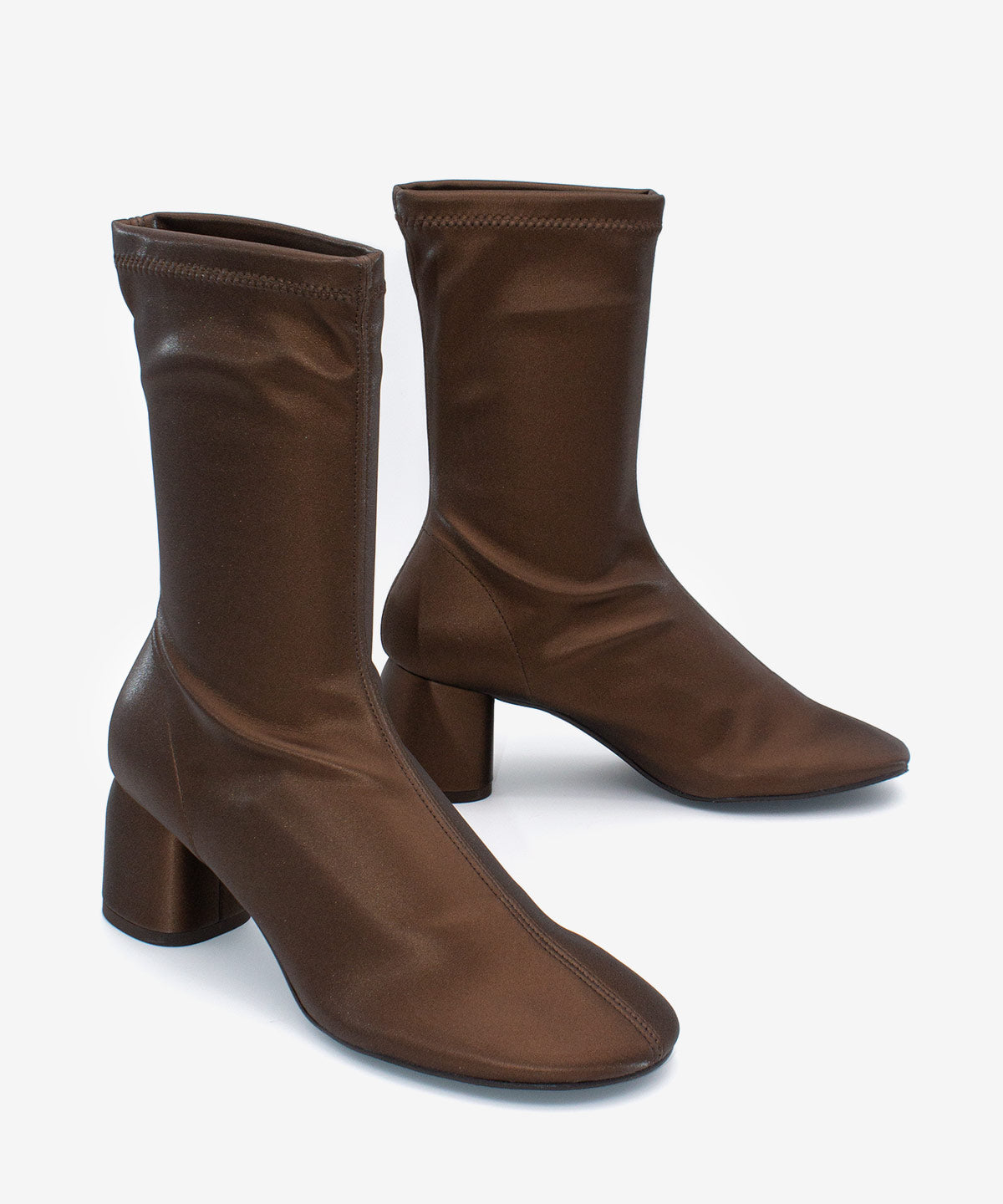MADEL – Bota de mujer tipo calcetín de caña baja en elástico brillante – Talla 37 – Ángel Alarcón