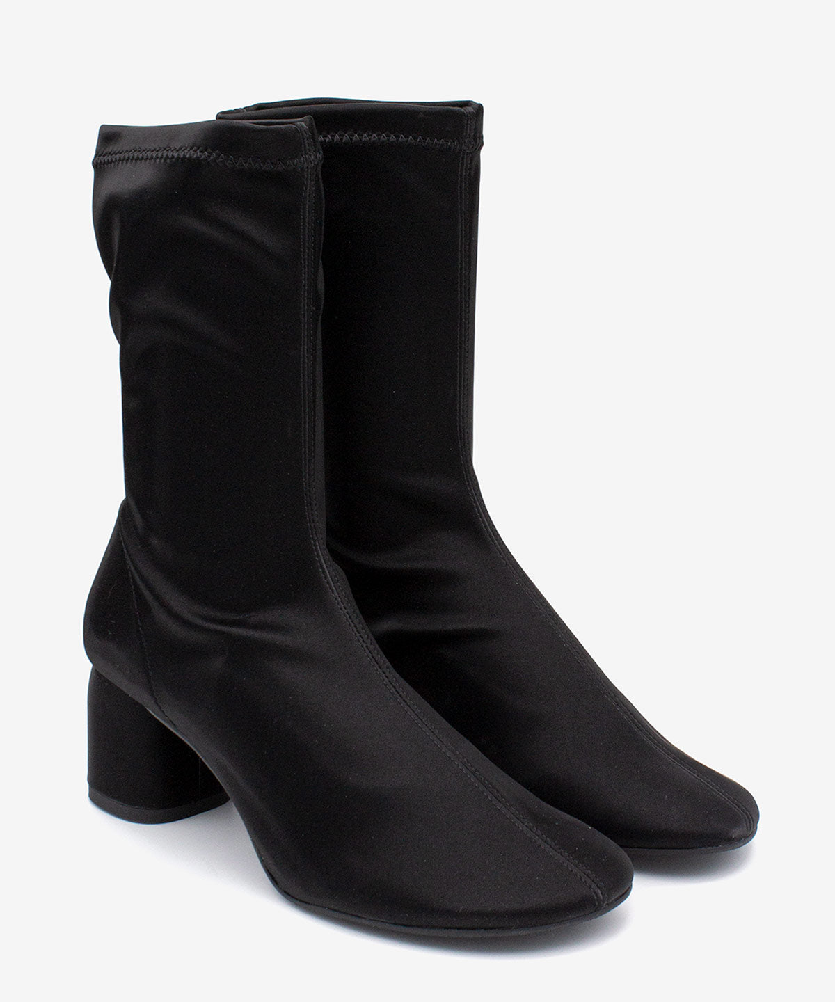 MADEL – Bota de mujer tipo calcetín de caña baja en elástico brillante – negro – Talla 39 – Ángel Alarcón