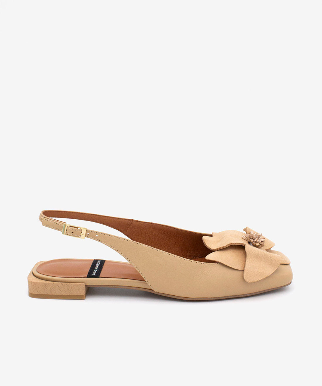 ROSINA – Bailarina destalonada plana con flor de piel de grano suave – camel – Talla 35 – Ángel Alarcón