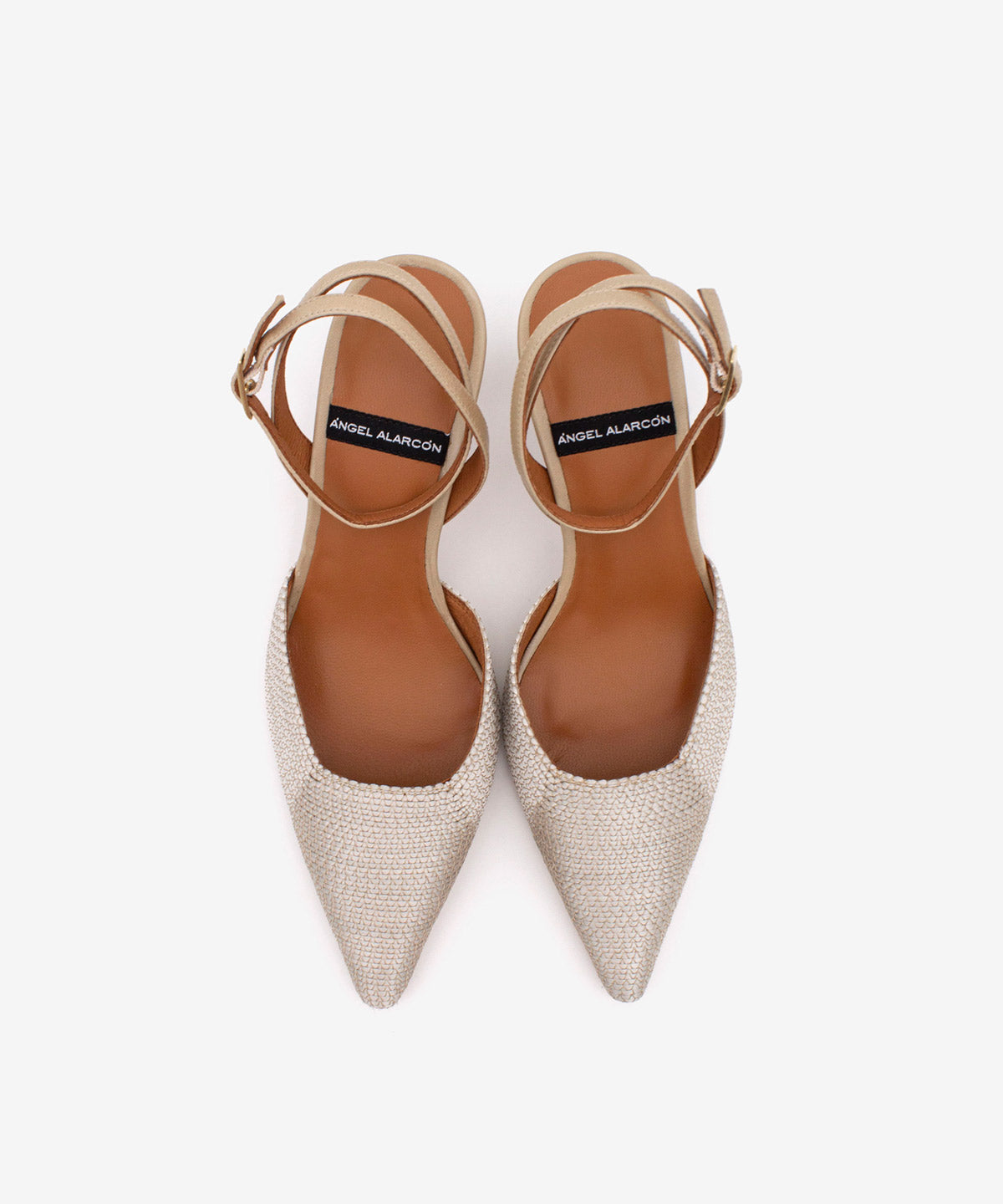 AMALIA – Stiletto destalonado con pulsera y tacón comodo de rafia y piel – oro – Talla 37 – Ángel Alarcón