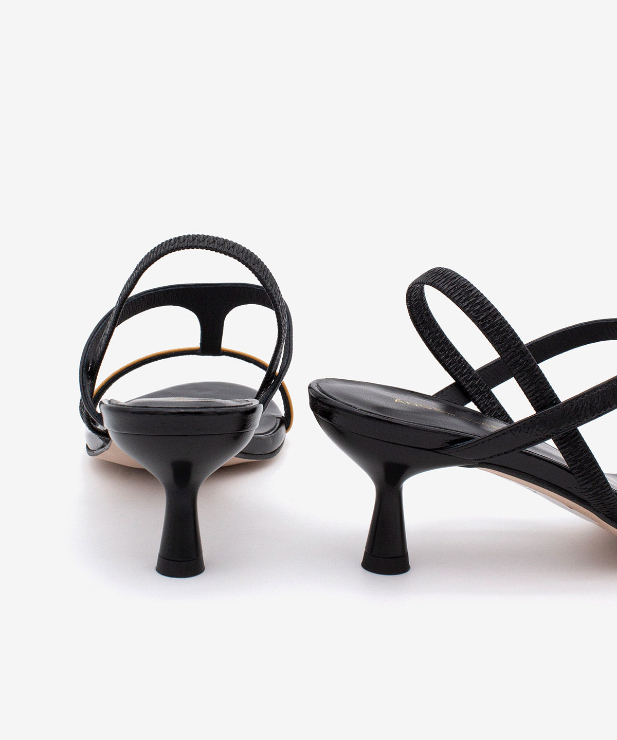 CINZA – Sandalia elegante de tacón fino medio en negro y cuero - Zapatos Negros - Zapatos de mujer Ángel Alarcón - Women Shoes 2026