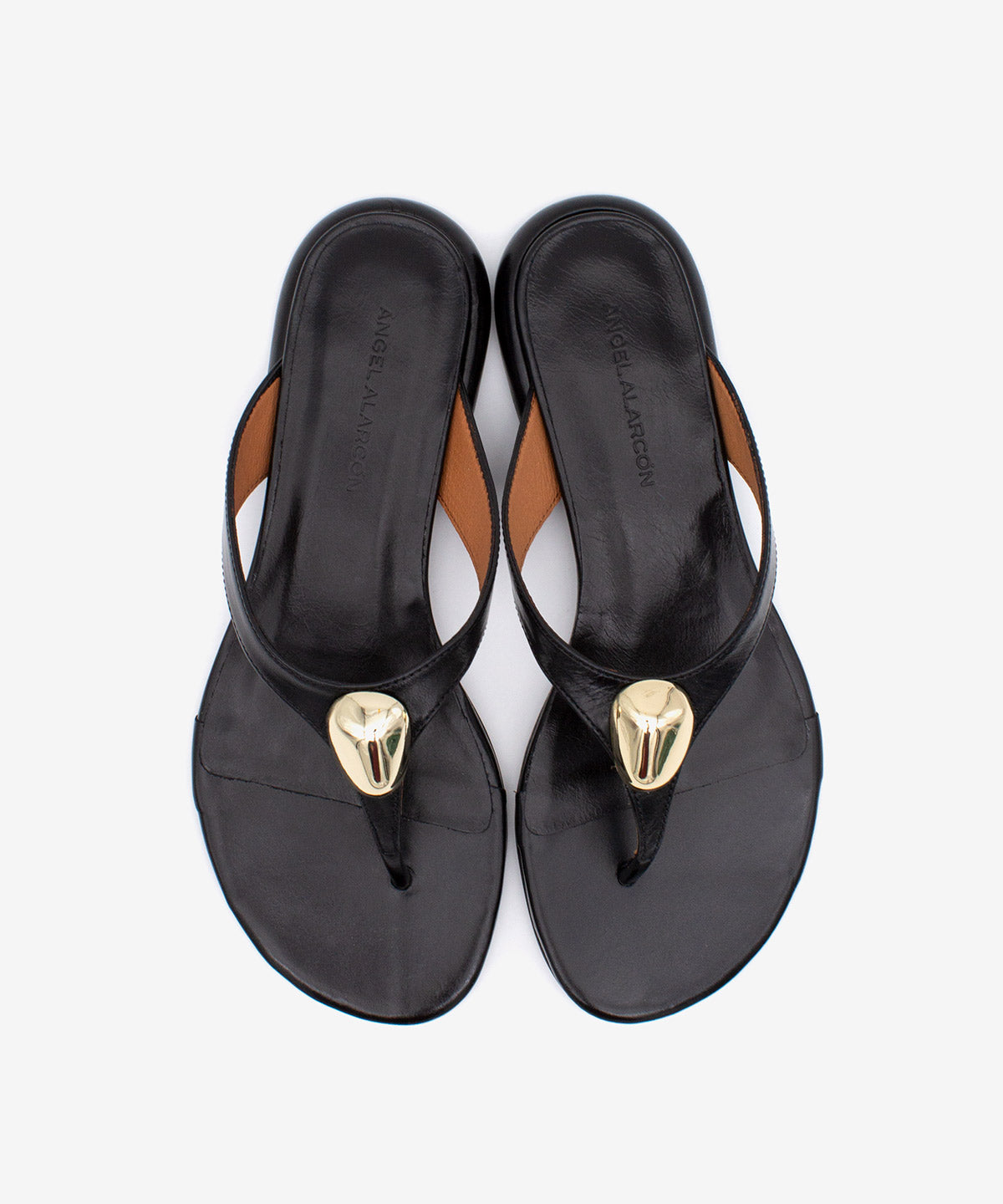 CLAUDIA – Sandalia de dedo con adorno metálico de piel texturizada – negro – Talla 37 – Ángel Alarcón