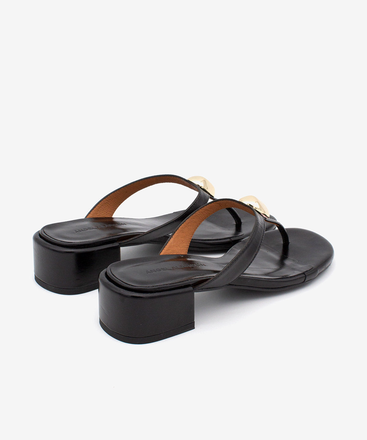 ZELMA – Sandalia de dedo de tacón bajo de piel texturizada – negro – Talla 39 – Ángel Alarcón