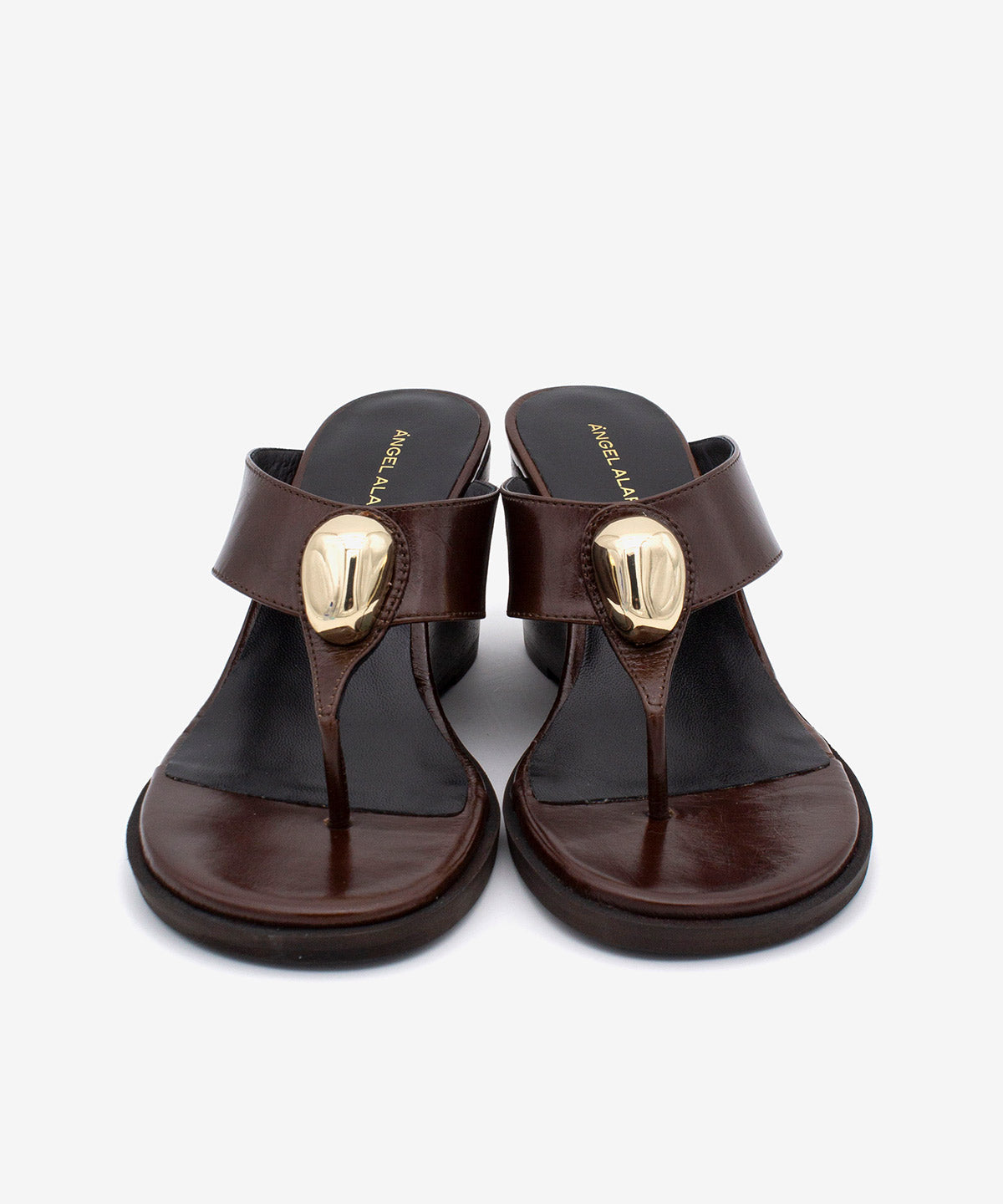 CITA – Sandalia de dedo de mujer con cuña y adorno metálico de piel texturizada - Zapatos m. oscuro - Zapatos de mujer Ángel Alarcón - Women Shoes 2026