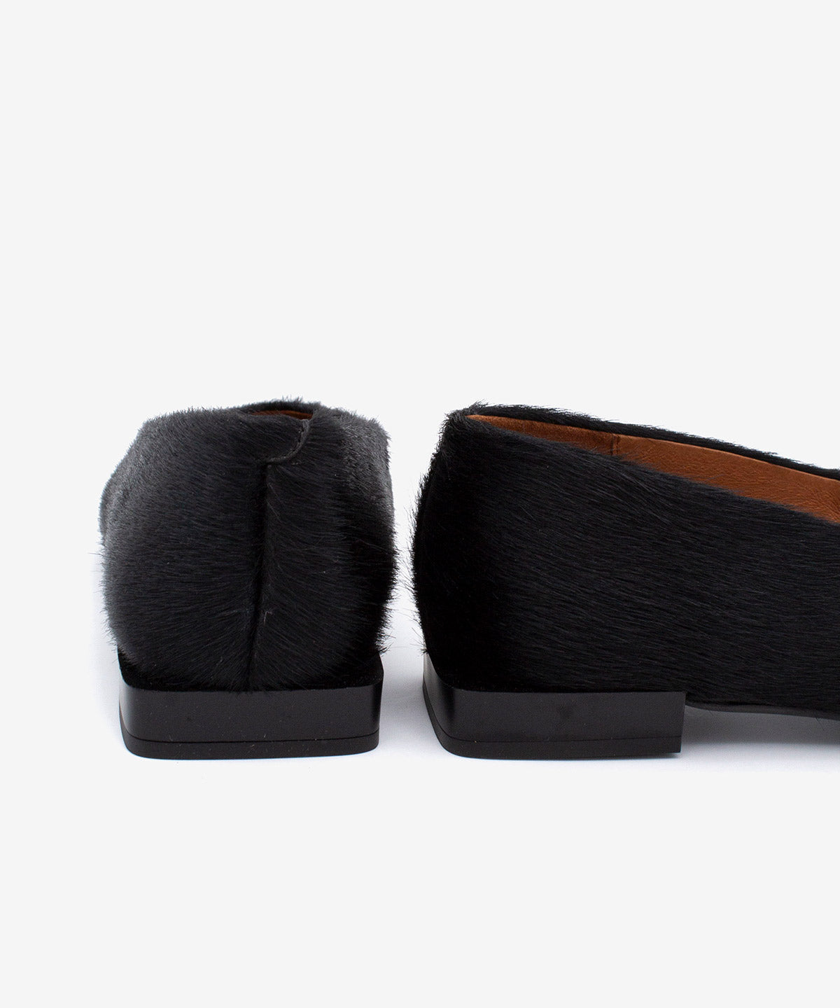 NAYU - Bailarina de puntera fina básicas de pelo poni - Zapatos Negros - Zapatos de mujer Ángel Alarcón - Women Shoes 2026