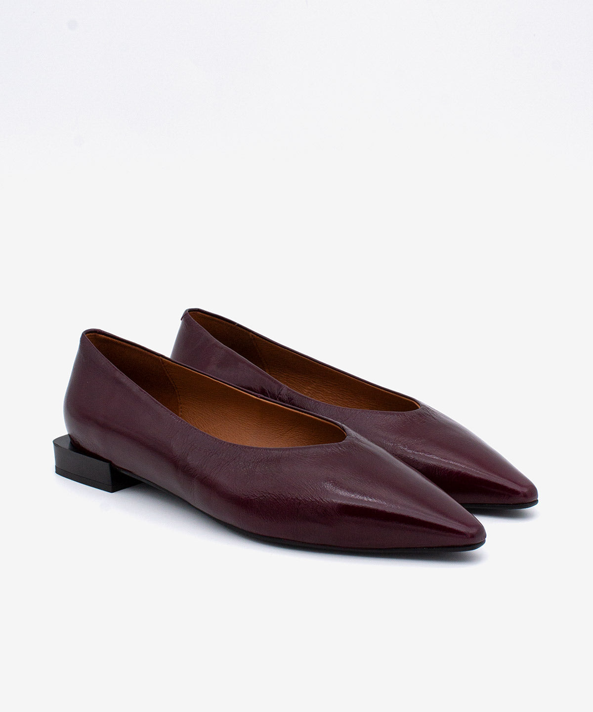 NAYU - Bailarina de puntera fina con piel texturizada brillante - Zapatos morados - Zapatos de mujer Ángel Alarcón - Women Shoes 2026