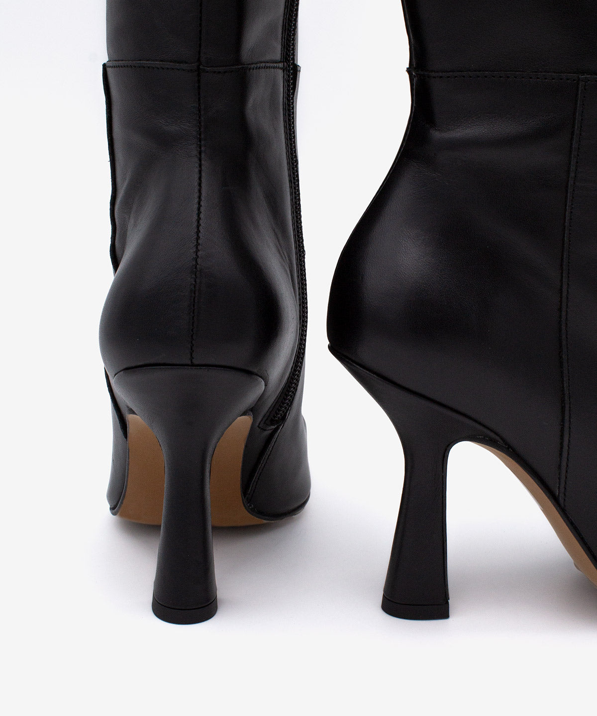 RILEY - Bota alta de tacón alto con puntera fina de piel lisa - Zapatos Negros - Zapatos de mujer Ángel Alarcón - Women Shoes 2026