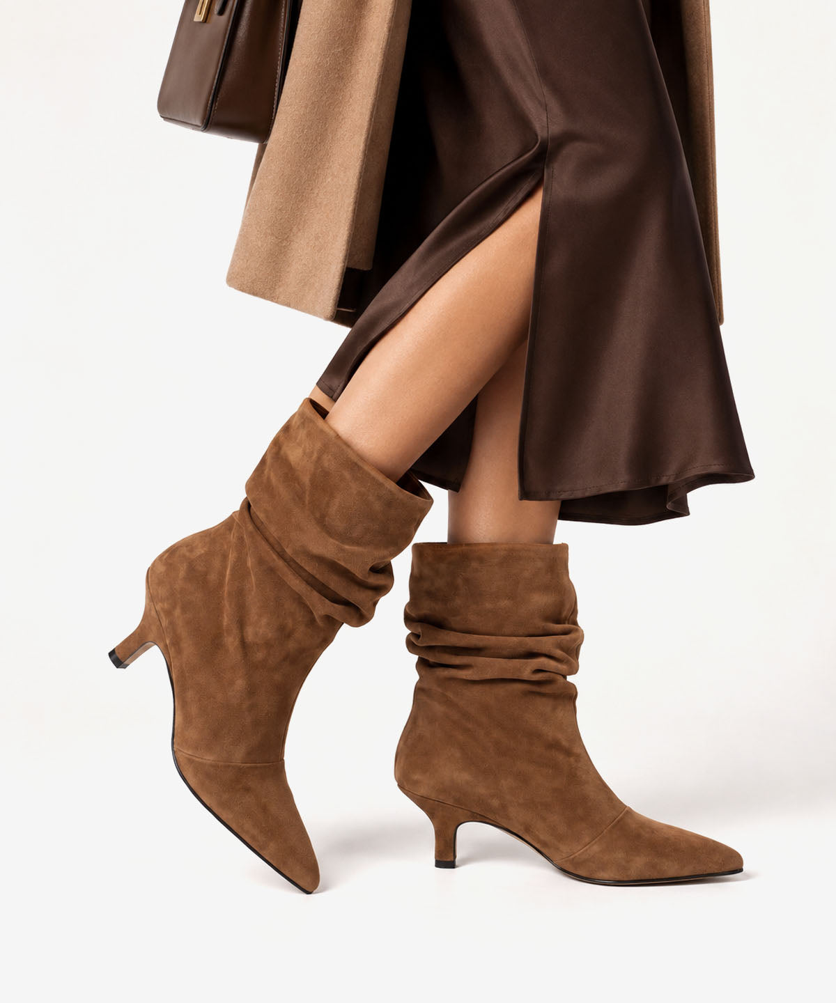LISETTE - Botín de tacón fino con caña arrugada de serraje - Zapatos color cuero - Zapatos de mujer Ángel Alarcón - Women Shoes 2026