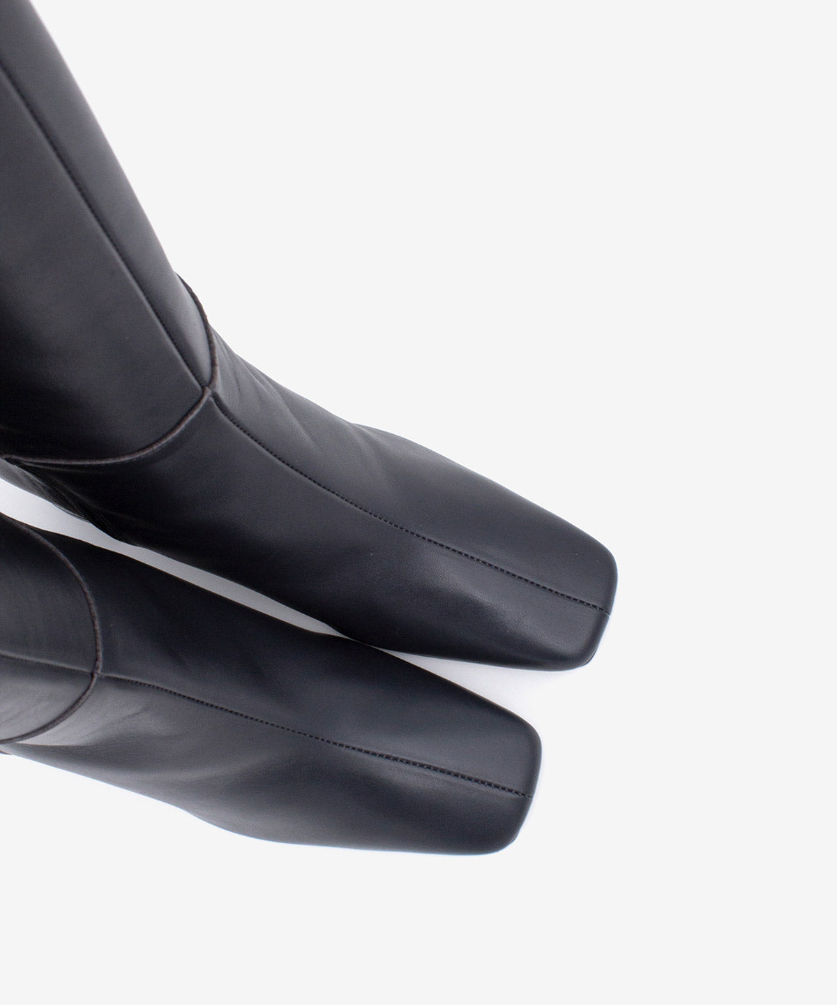 DORANA - Bota alta cómoda de tacón ancho con puntera cuadrada de piel - Zapatos grises - Zapatos de mujer Ángel Alarcón - Women Shoes 2026