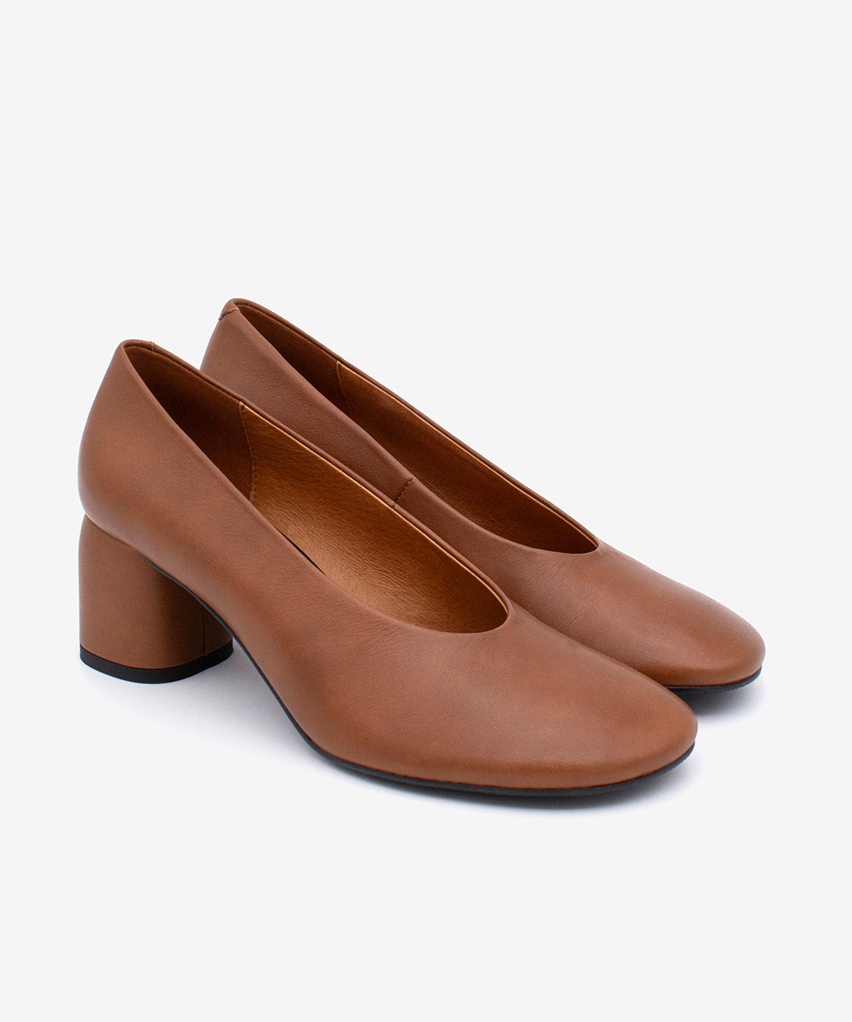 TESSA - Zapato de salón de tacón ancho de diseño y de piel suave - Zapatos Negros - Zapatos de mujer Ángel Alarcón - Women Shoes 2026