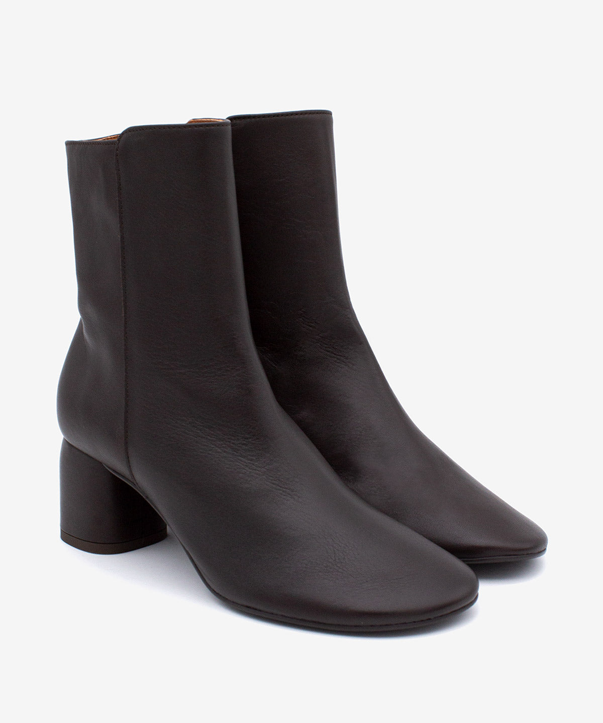 MURIELLE - Botín de mujer de tacón de diseño con puntera redonda de piel suave - Zapatos Negros - Zapatos de mujer Ángel Alarcón - Women Shoes 2026