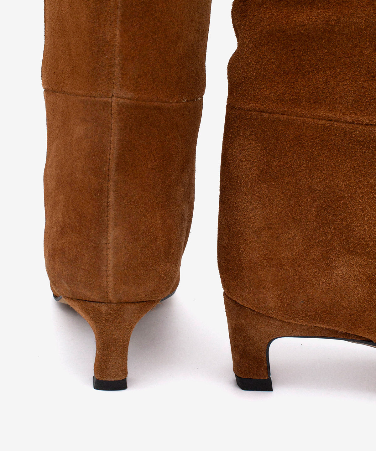 GAELLE - Bota gaucha moderna de tacón bajo de serraje - Zapatos color cuero - Zapatos de mujer Ángel Alarcón - Women Shoes 2026