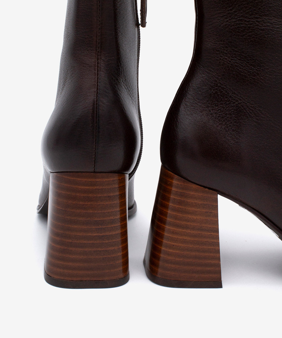 TRIMIA - Botín de piel natural con tacón ancho de efecto madera - Zapatos m. oscuro - Zapatos de mujer Ángel Alarcón - Women Shoes 2026