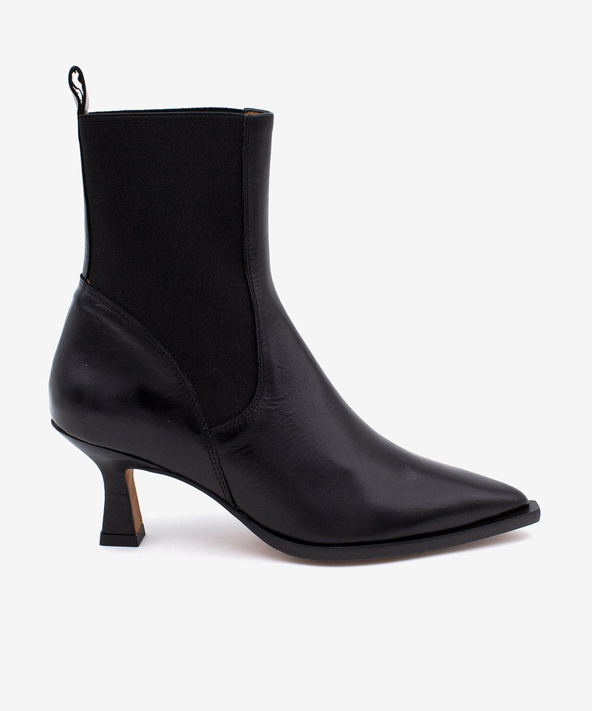 BRIELAS - Botín chelsea con tacón fino en piel lisa semibrillo - Zapatos Negros - Zapatos de mujer Ángel Alarcón - Women Shoes 2026