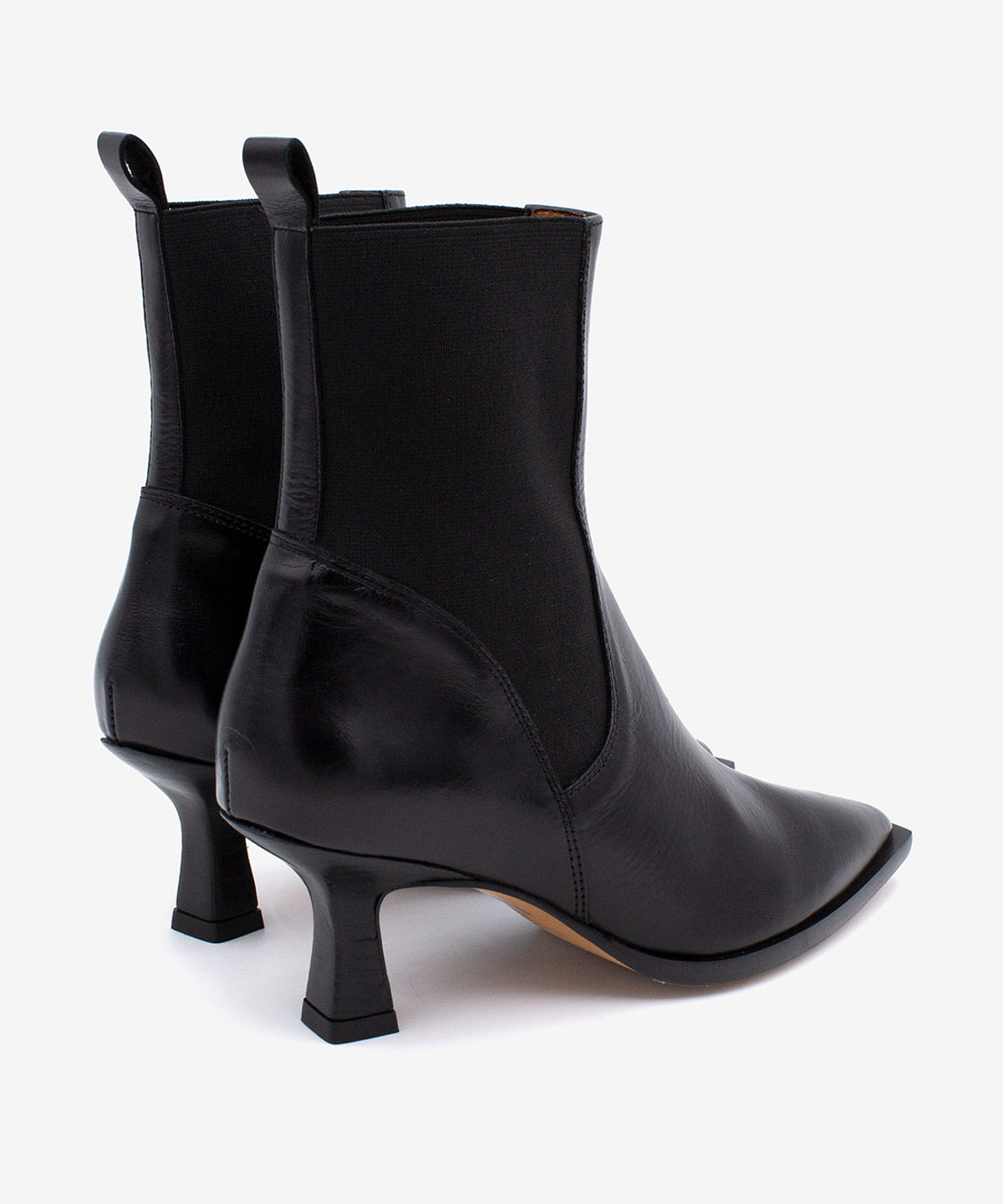 BRIELAS - Botín chelsea con tacón fino en piel lisa semibrillo - Zapatos Negros - Zapatos de mujer Ángel Alarcón - Women Shoes 2026