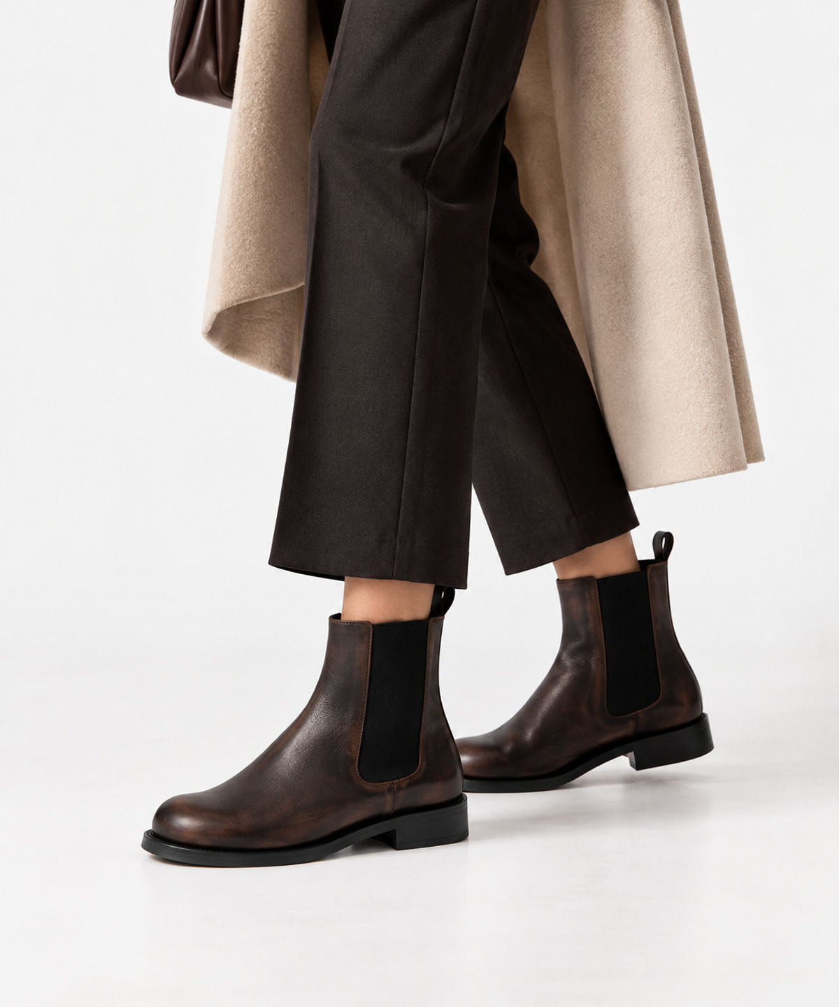 LYANA - Botín Chelsea de mujer con tacón bajo cómodo en piel cepillada - Zapatos taupe - Zapatos de mujer Ángel Alarcón - Women Shoes 2026