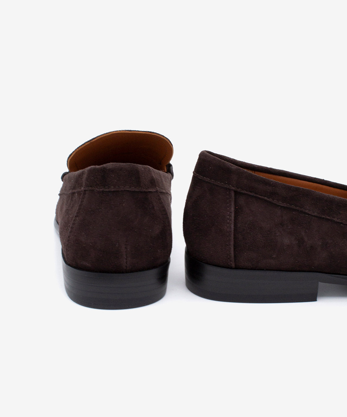 DAPHNE - Mocasín con corte fruncido y suela rubber de ante - Zapatos color camel - Zapatos de mujer Ángel Alarcón - Women Shoes 2026