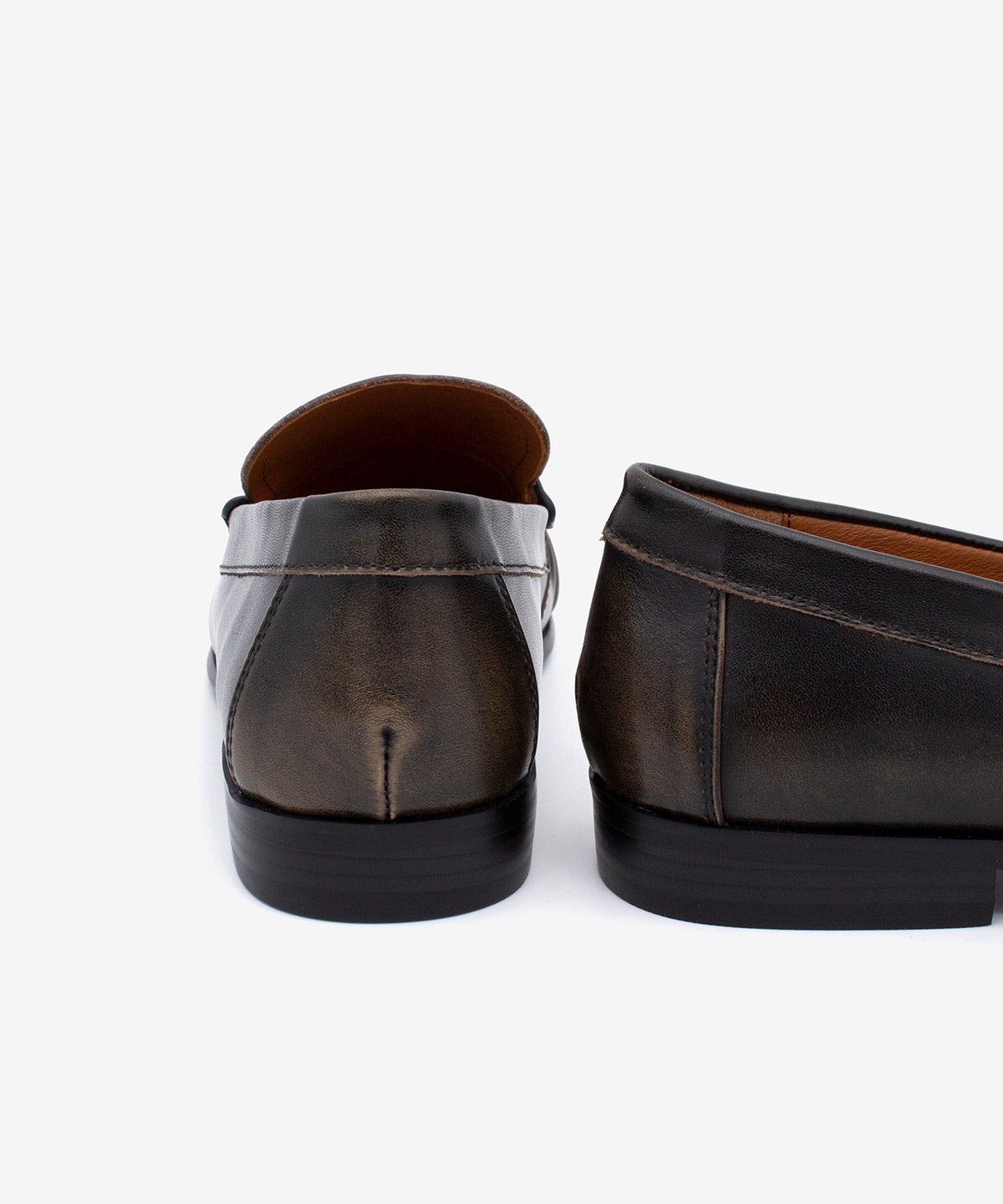 DAPHNE - Mocasín con corte fruncido y suela rubber de piel cepillada - Zapatos m. oscuro - Zapatos de mujer Ángel Alarcón - Women Shoes 2026