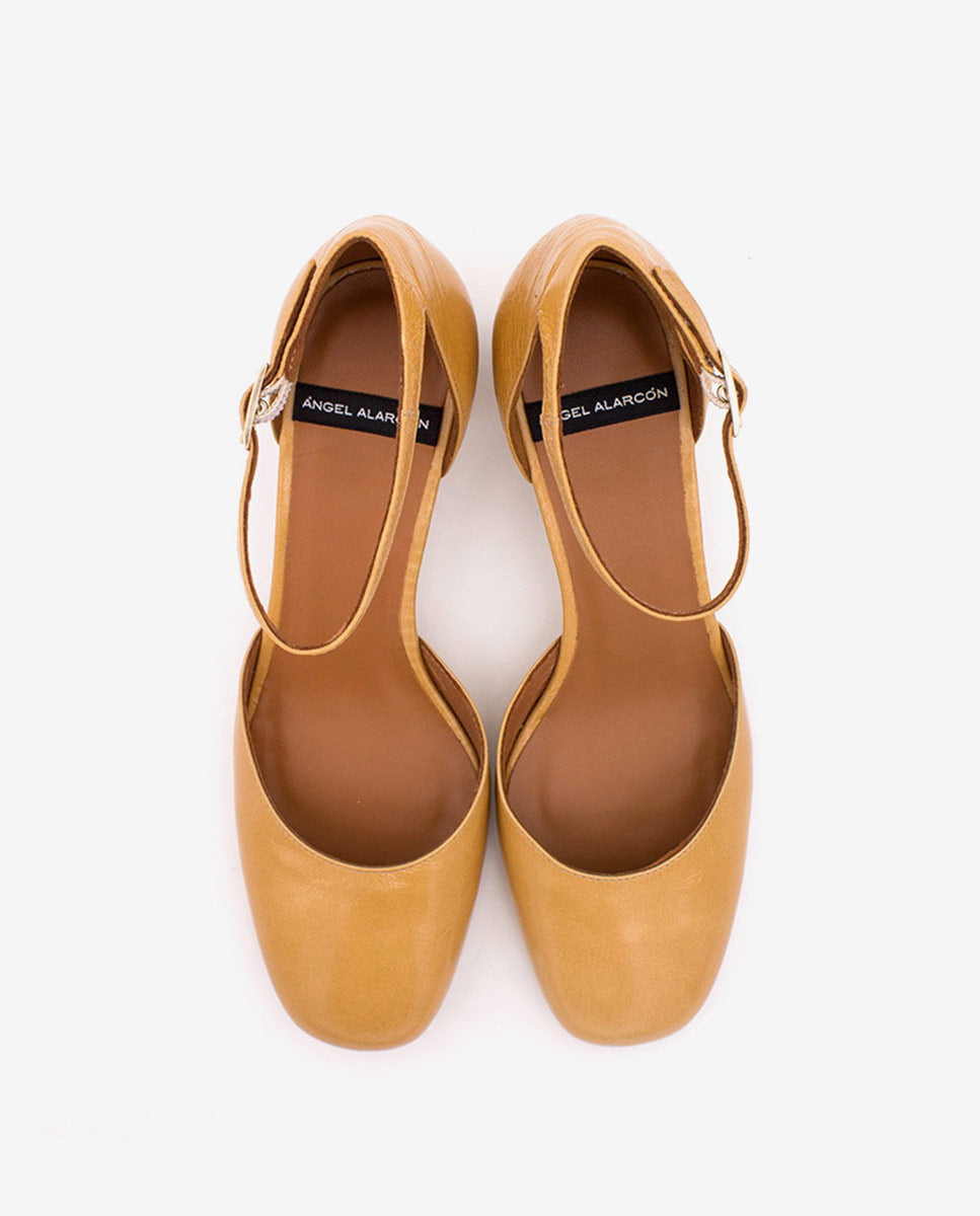 DAIMEE – Zapato de pala y talón con pulsera al tobillo y tacón de piel texturizada – Talla 35 – Ángel Alarcón
