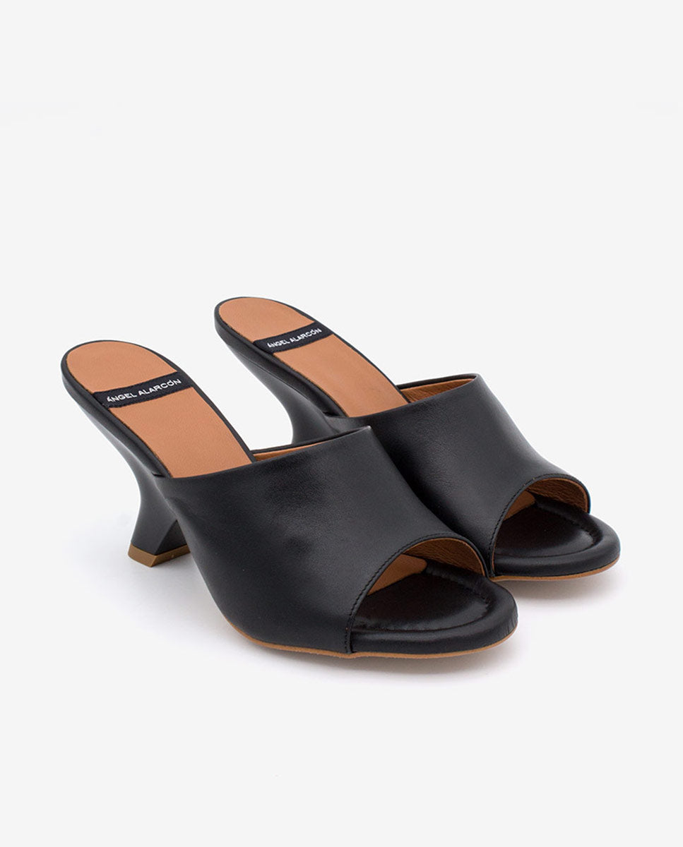 KADY – Mule de piel con tacón pintado de diseño – negro – Talla 36 – Ángel Alarcón