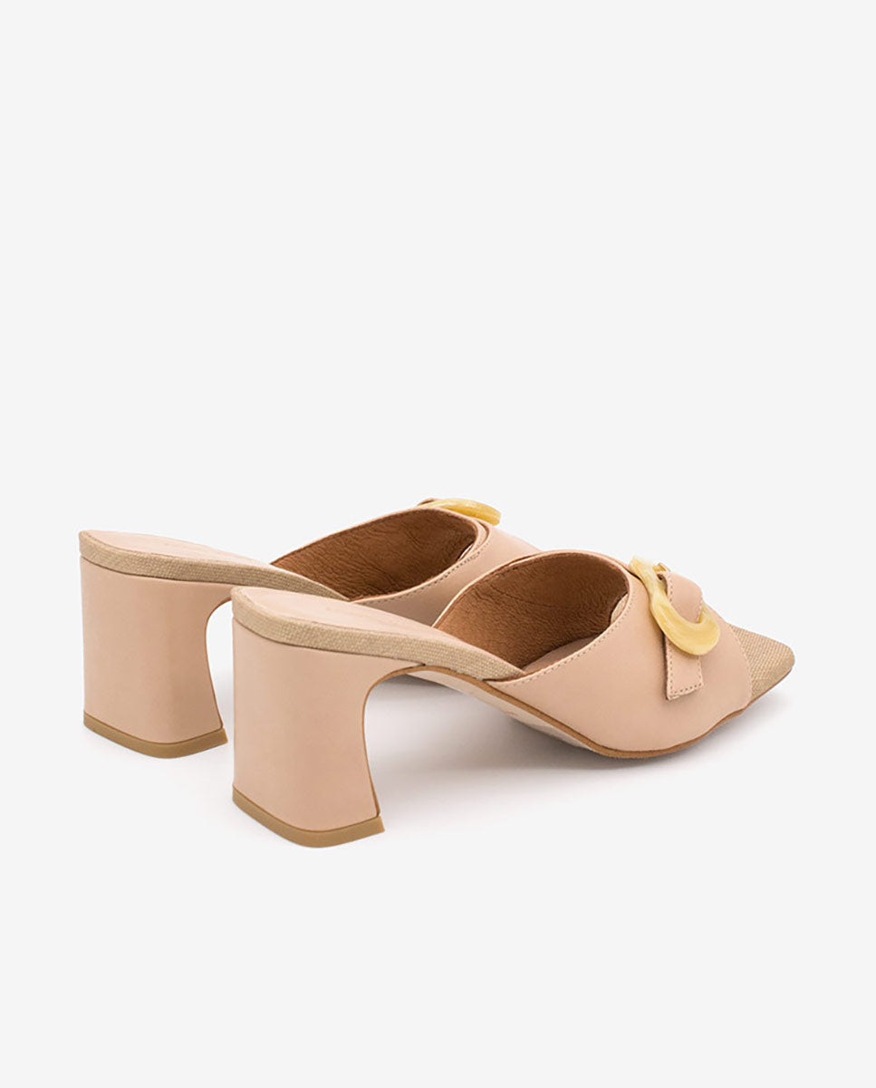 JELKE – Mule de piel con hebilla carey y tacón ancho – camel – Talla 37 – Ángel Alarcón