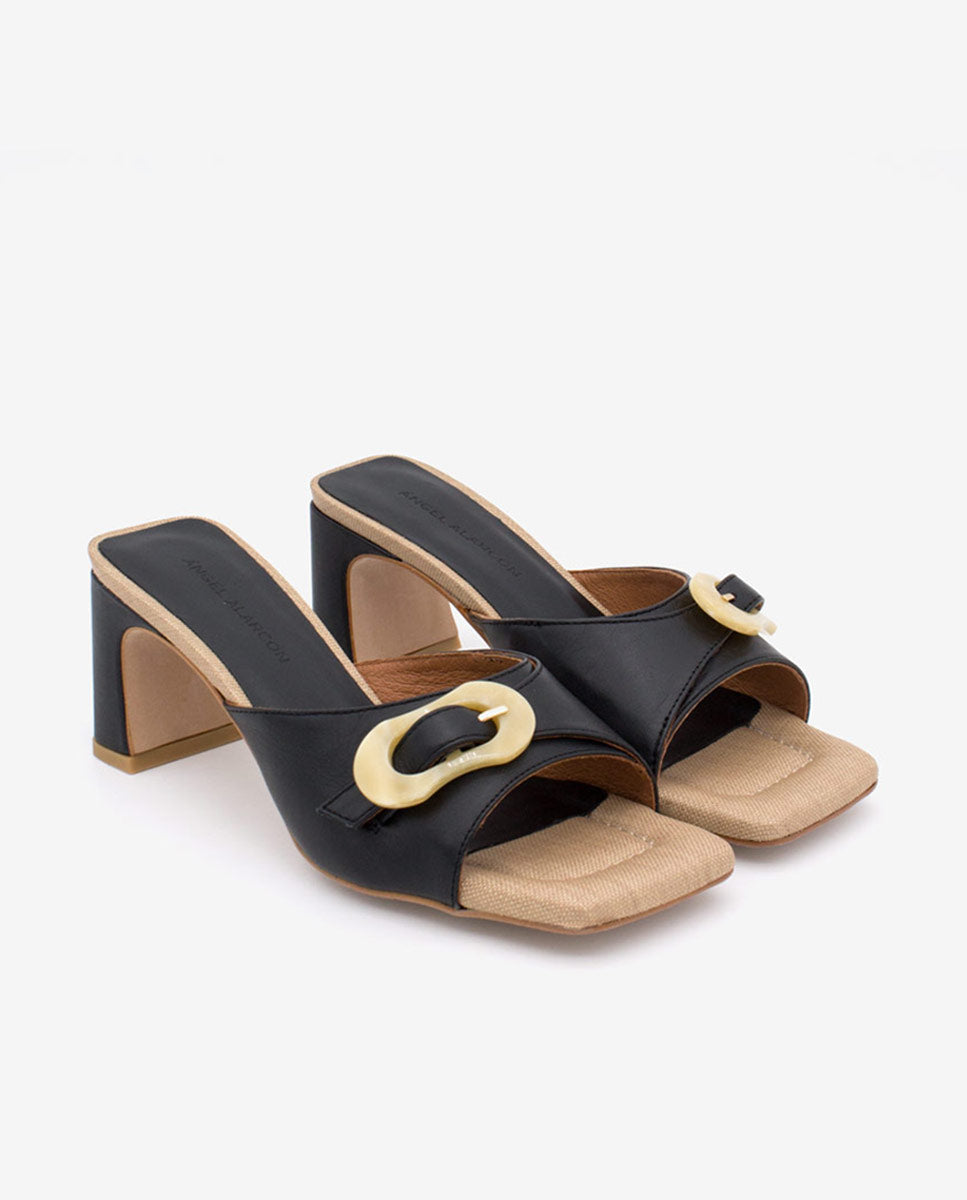JELKE – Mule de piel con hebilla carey y tacón ancho – camel – Talla 40 – Ángel Alarcón